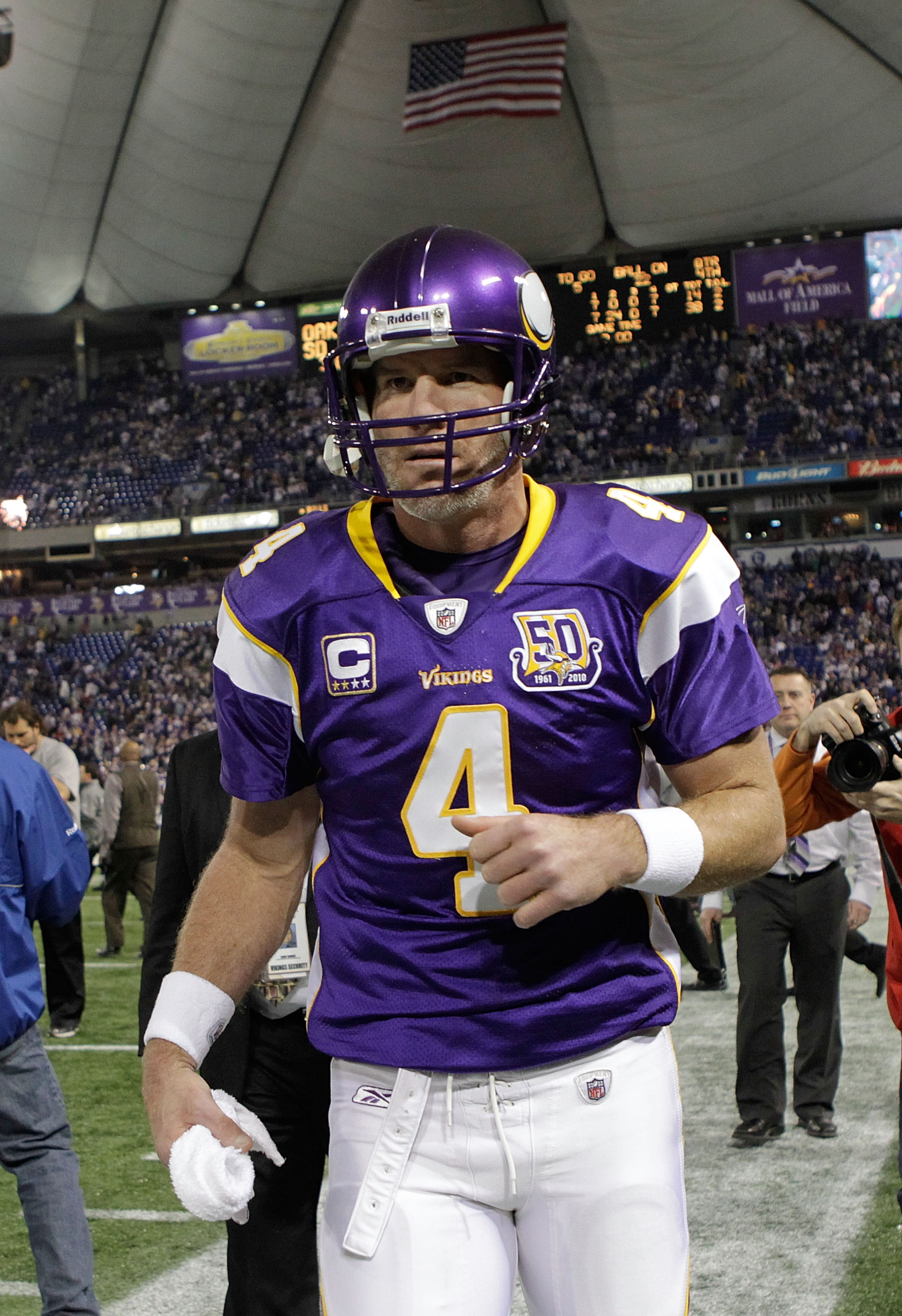 MINNEAPOLIS, MN - DECEMBER 05: Brett Favre #4 of the Minnesota Vikings leaves the field after defeating the Buffalo Bills at the Mall of America Field at the Hubert H. Humphrey Metrodome on December 5, 2010 in Minneapolis, Minnesota. (Photo by Nick Laha