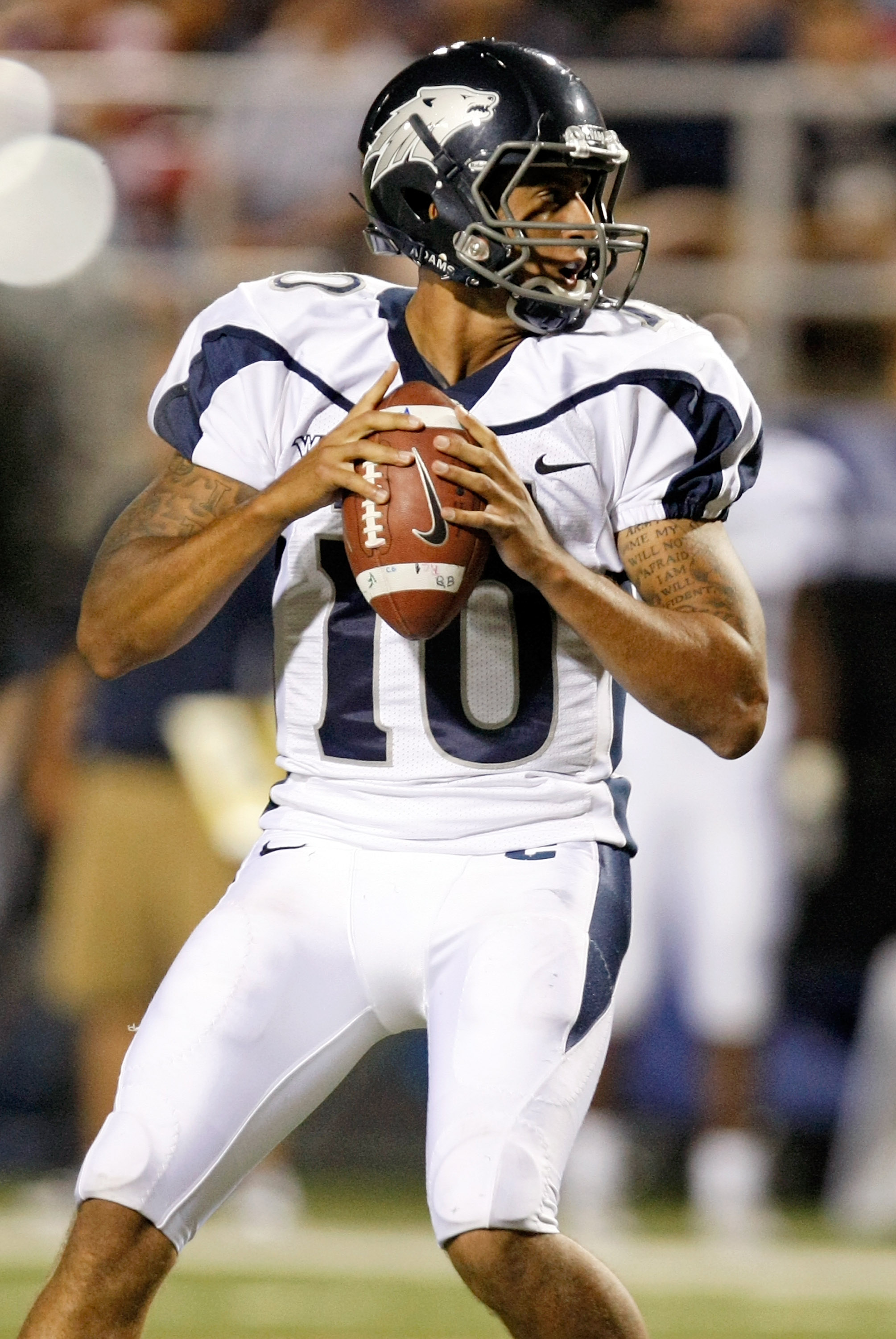 LAS VEGAS - OCTOBER 02: Quarterback Colin Kaepernick #10 of the Nevada Reno Wolf Pack looks to pass against the UNLV Rebels in the third quarter of their game at Sam Boyd Stadium October 2, 2010 in Las Vegas, Nevada. Nevada Reno won 44-26. (Photo by Et