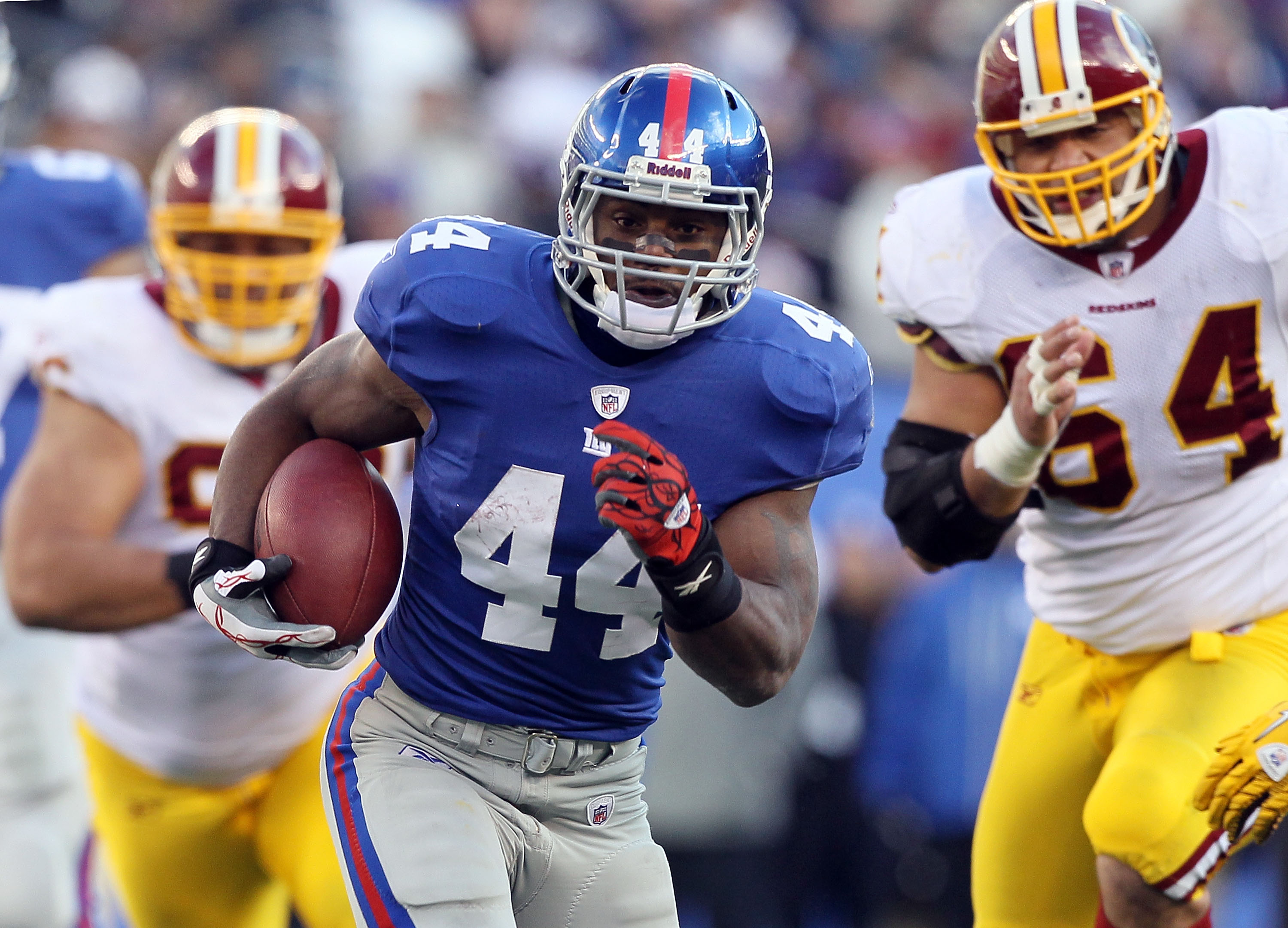 Brandon Jacobs & Ahmad Bradshaw not living up to 2010 stats, NY