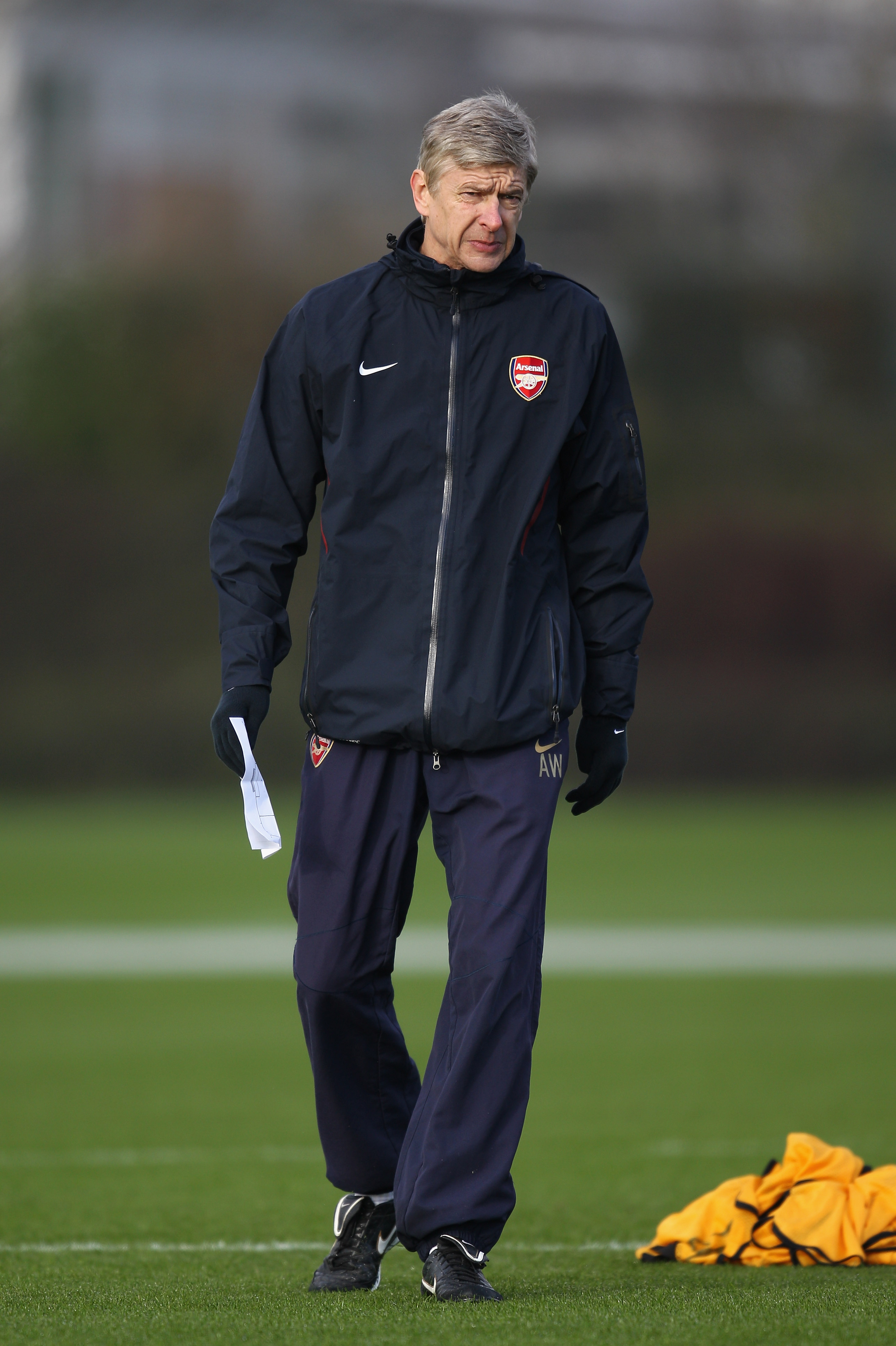 ST ALBANS, ENGLAND - DECEMBER 07:  Arsenal manager Arsene Wenger during training at London Colney on December 7, 2010 in St Albans, England.  (Photo by Paul Gilham/Getty Images)