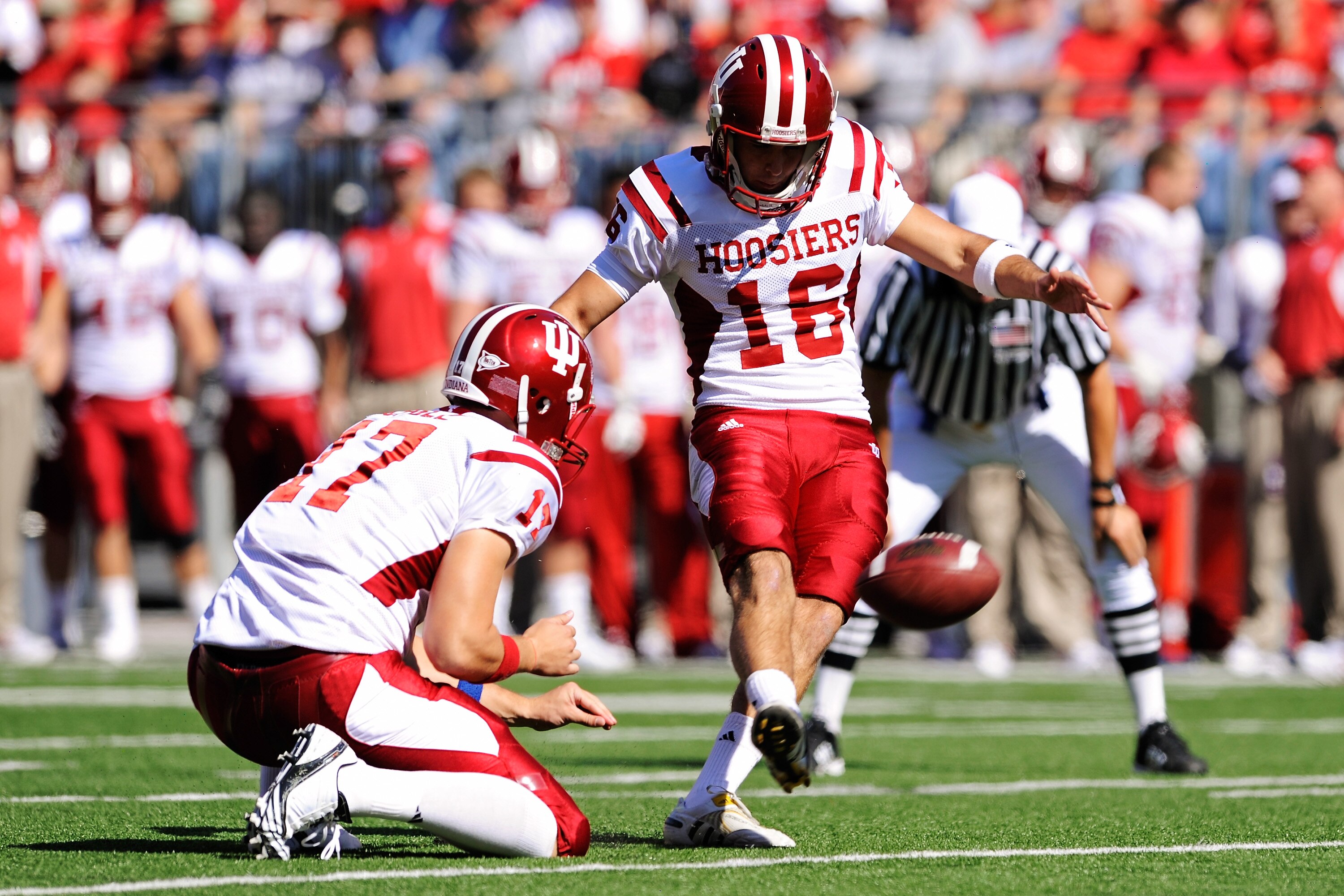 I Want It! The Best College Football Jobs Available in the Nation