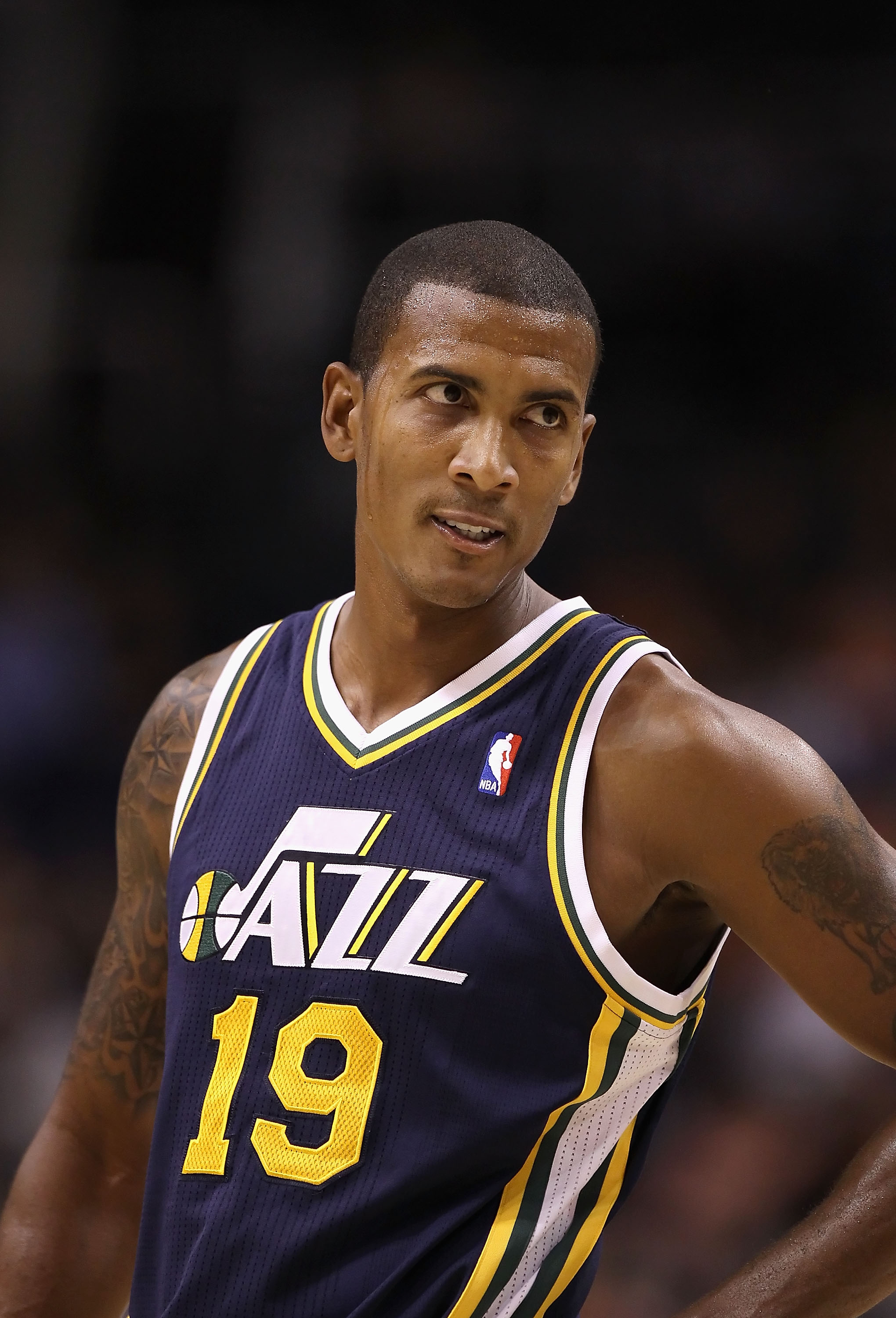 Jazz give Raja Bell roster spot, but no one wants him to report