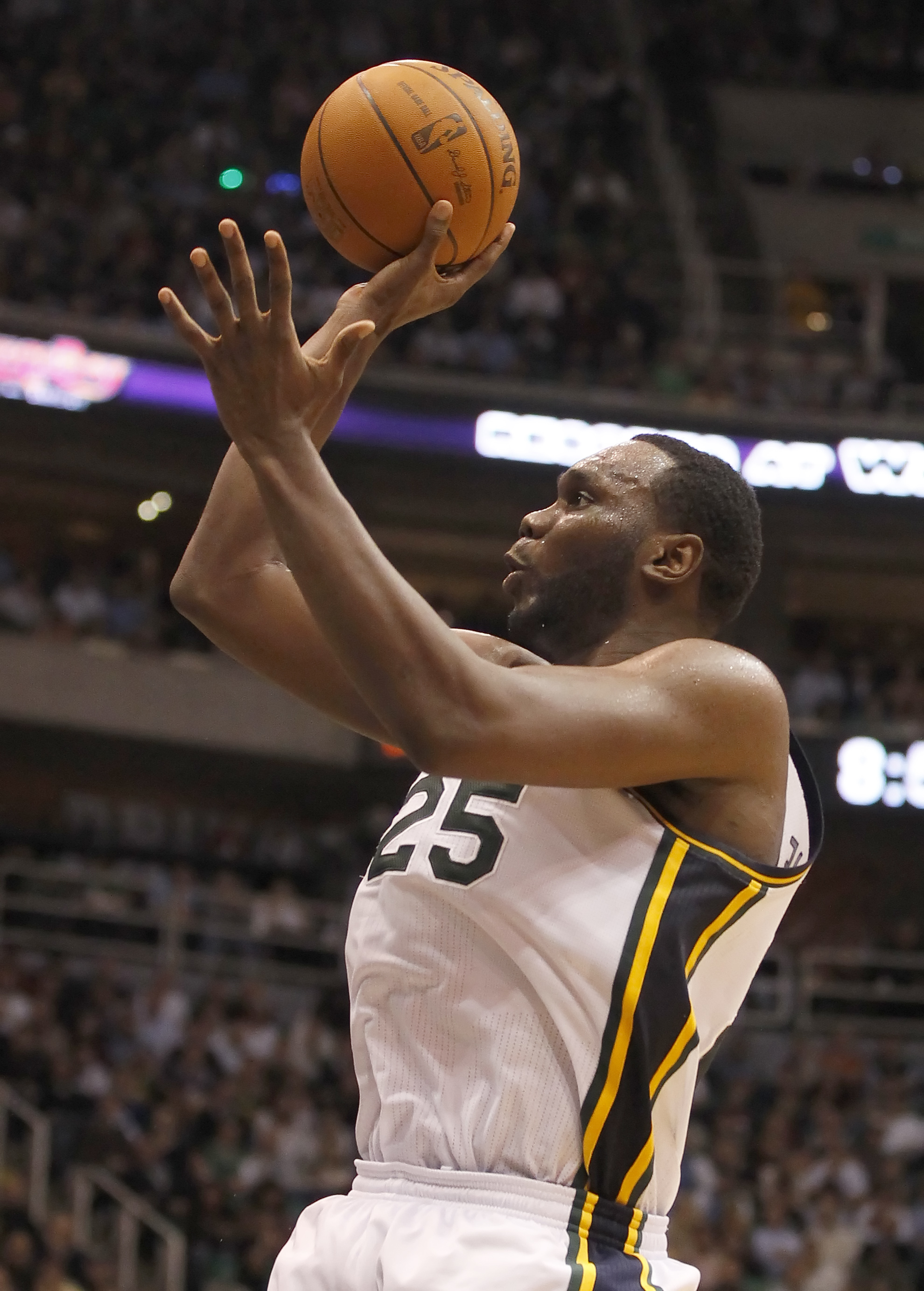 SALT LAKE CITY, UT - DECEMBER 8:  Al Jefferson #25 of the Utah Jazz shoots the ball during a game against the Miami Heat during the second half of an NBA game December 8, 2010 at Energy Solutions Arena in Salt Lake City, Utah. The Heat beat the Jazz 111-9