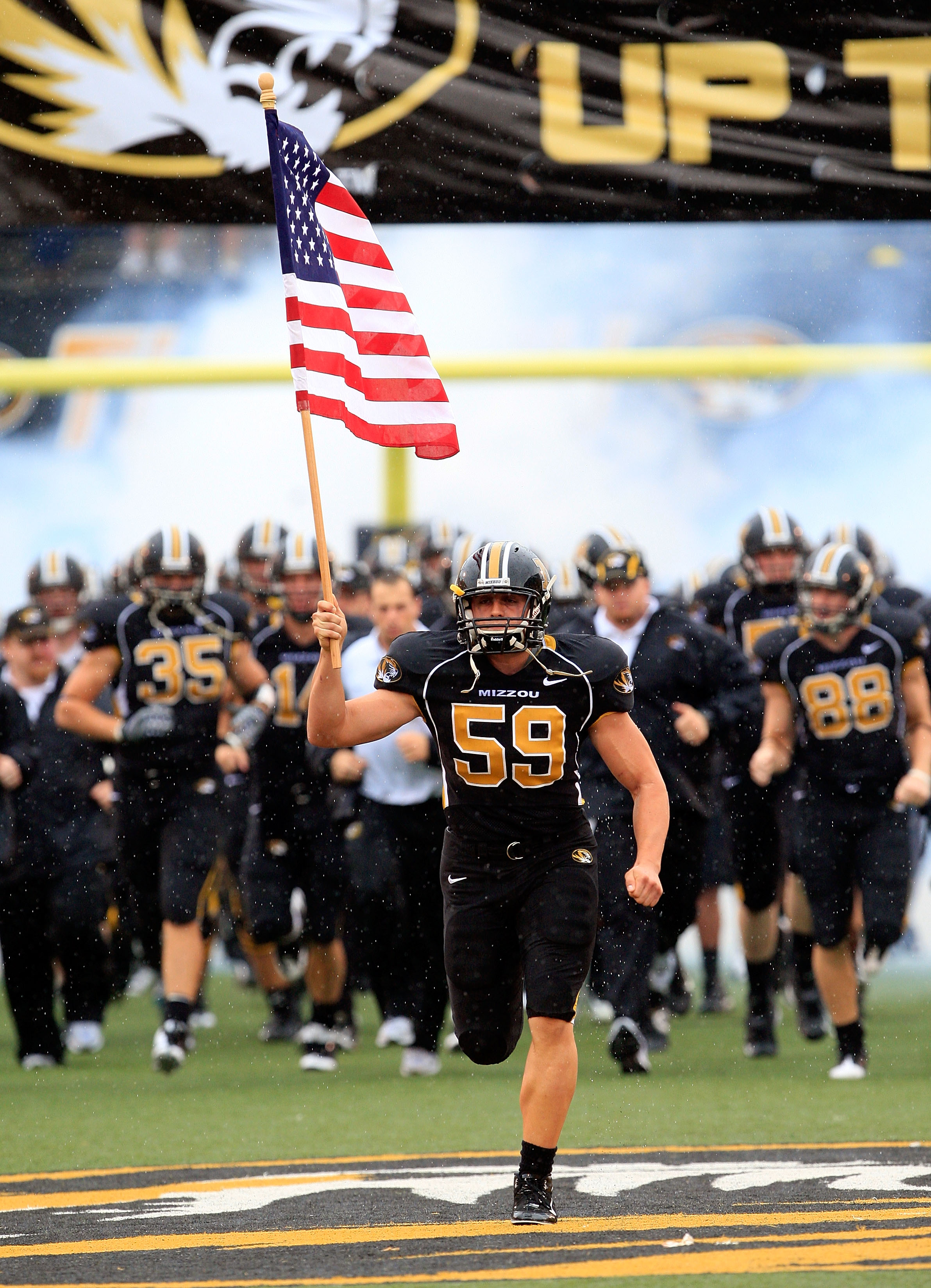 Humanitarian Bowl 2010 10 Things You Need To Know About NIU vs. Fresno