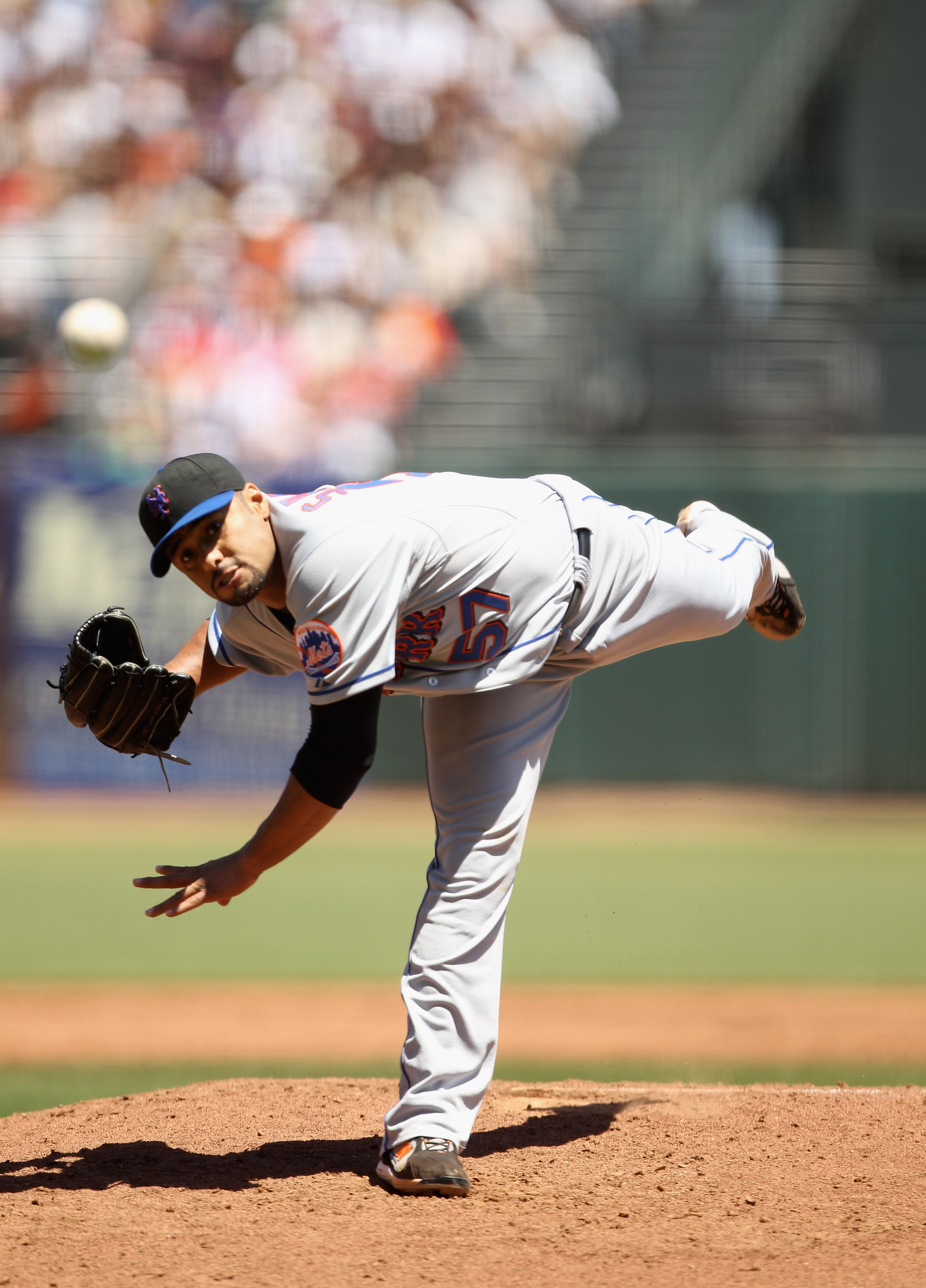SAN FRANCISCO - JULY 18:  Johan Santana #57 of the New York Mets pitches against the San Francisco Giants at AT&T Park on July 18, 2010 in San Francisco, California.  (Photo by Ezra Shaw/Getty Images)
