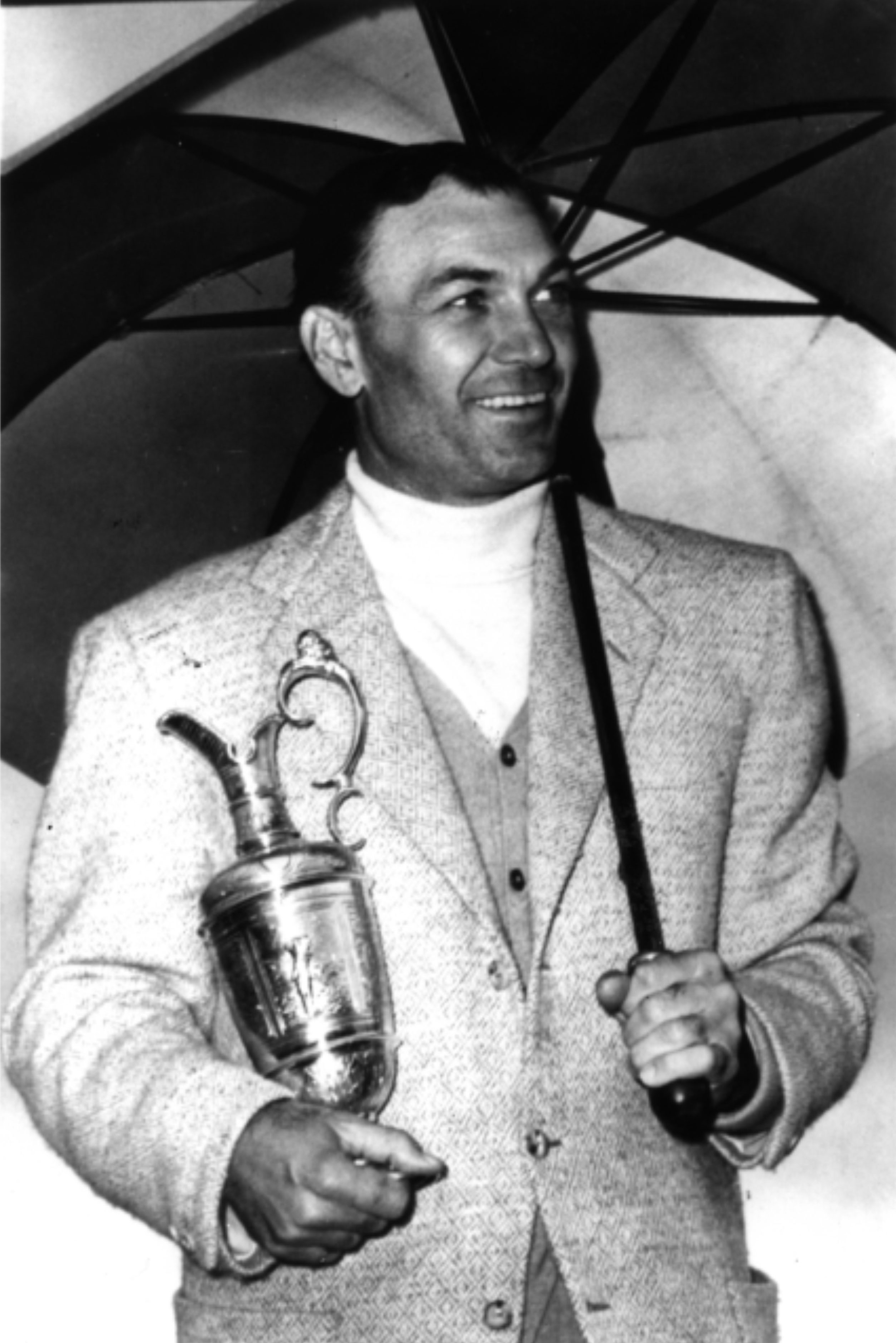Jul 1953:  Ben Hogan of the USA with the Claret Jug after victory in the British Open at Carnoustie, Scotland.  Mandatory Credit: AllsportUK/Allsport