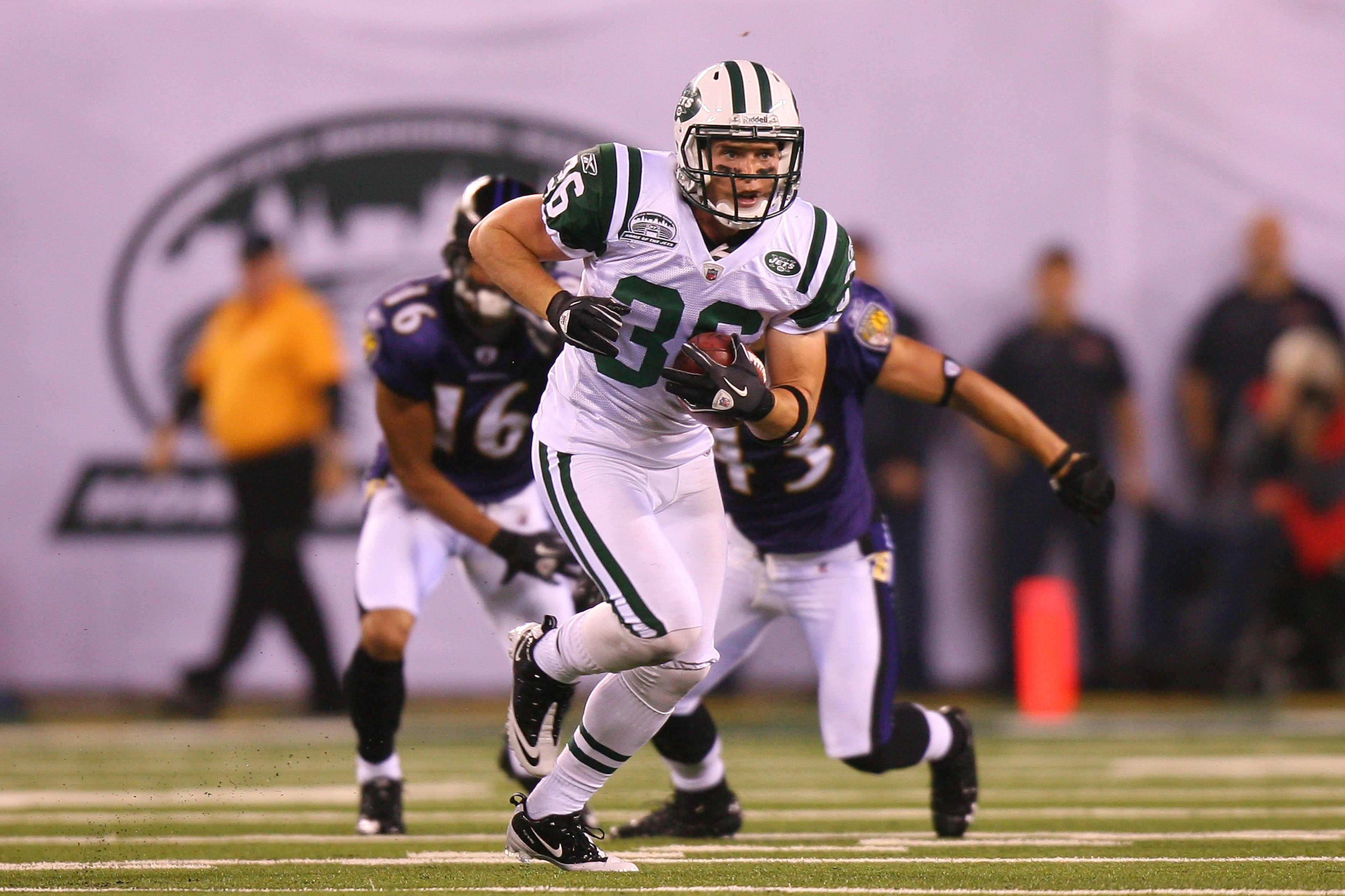 EAST RUTHERFORD, NJ - SEPTEMBER 13:  Jim Leonhard #36 of the New York Jets in action against the Baltimore Ravens during their home opener at the New Meadowlands Stadium on September 13, 2010 in East Rutherford, New Jersey.  (Photo by Andrew Burton/Getty