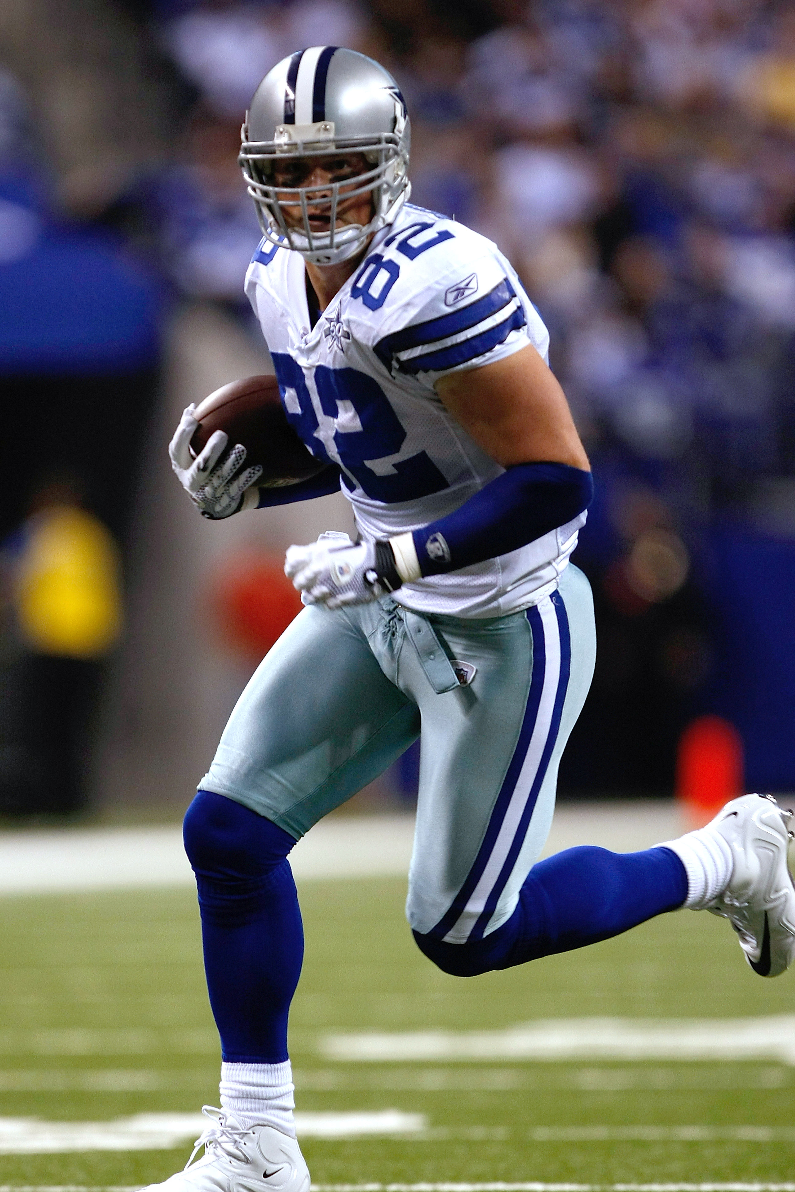 INDIANAPOLIS, IN - DECEMBER 05: Jason Witten #82 of the Dallas Cowboys runs against the Indianapolis Colts at Lucas Oil Stadium on December 5, 2010 in Indianapolis, Indiana. The Cowboys defeated the Colts 38-35 in overtime. (Photo by Scott Boehm/Getty Ima