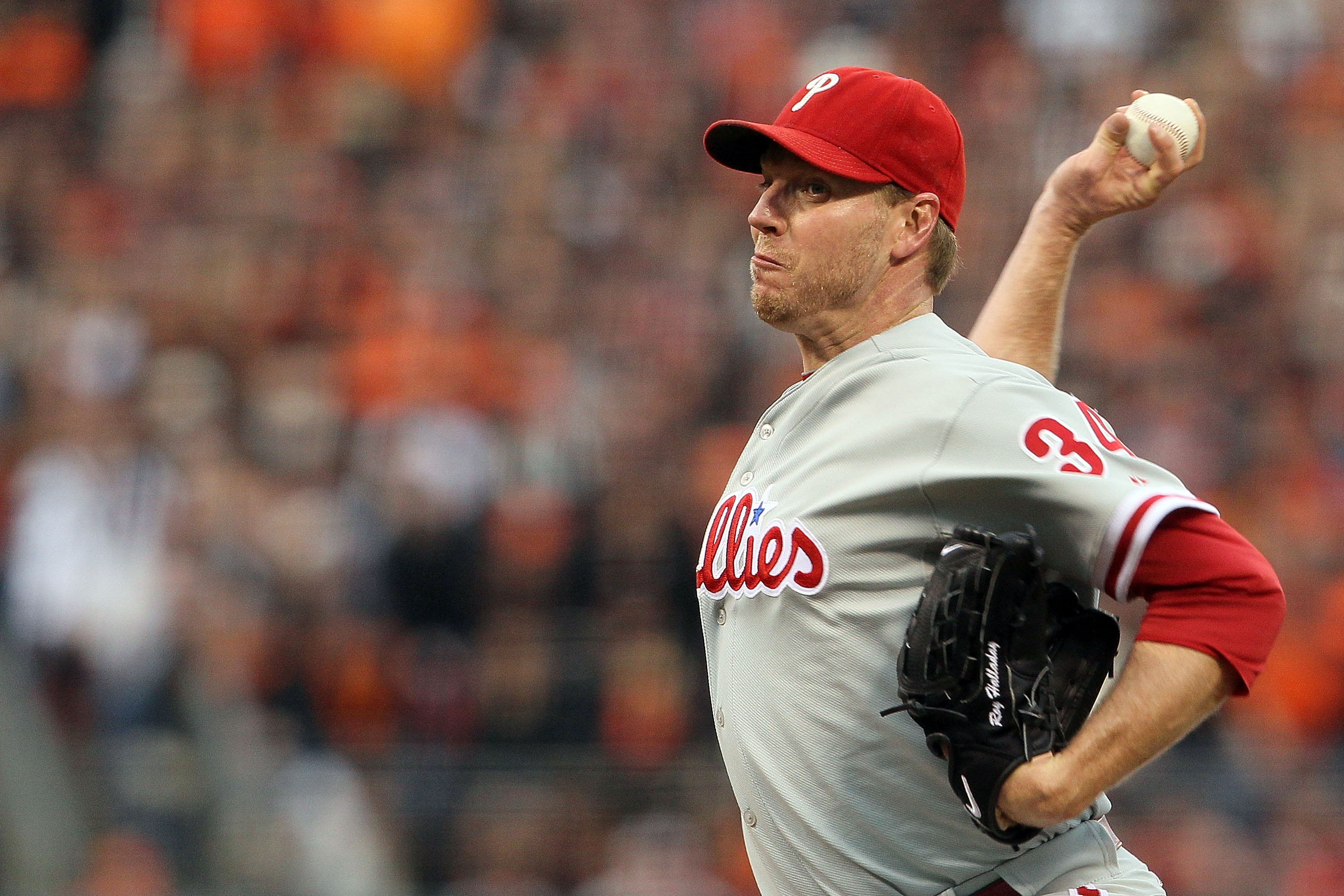 Report: Ex-Phillies ace Cliff Lee considering return after being medically  cleared
