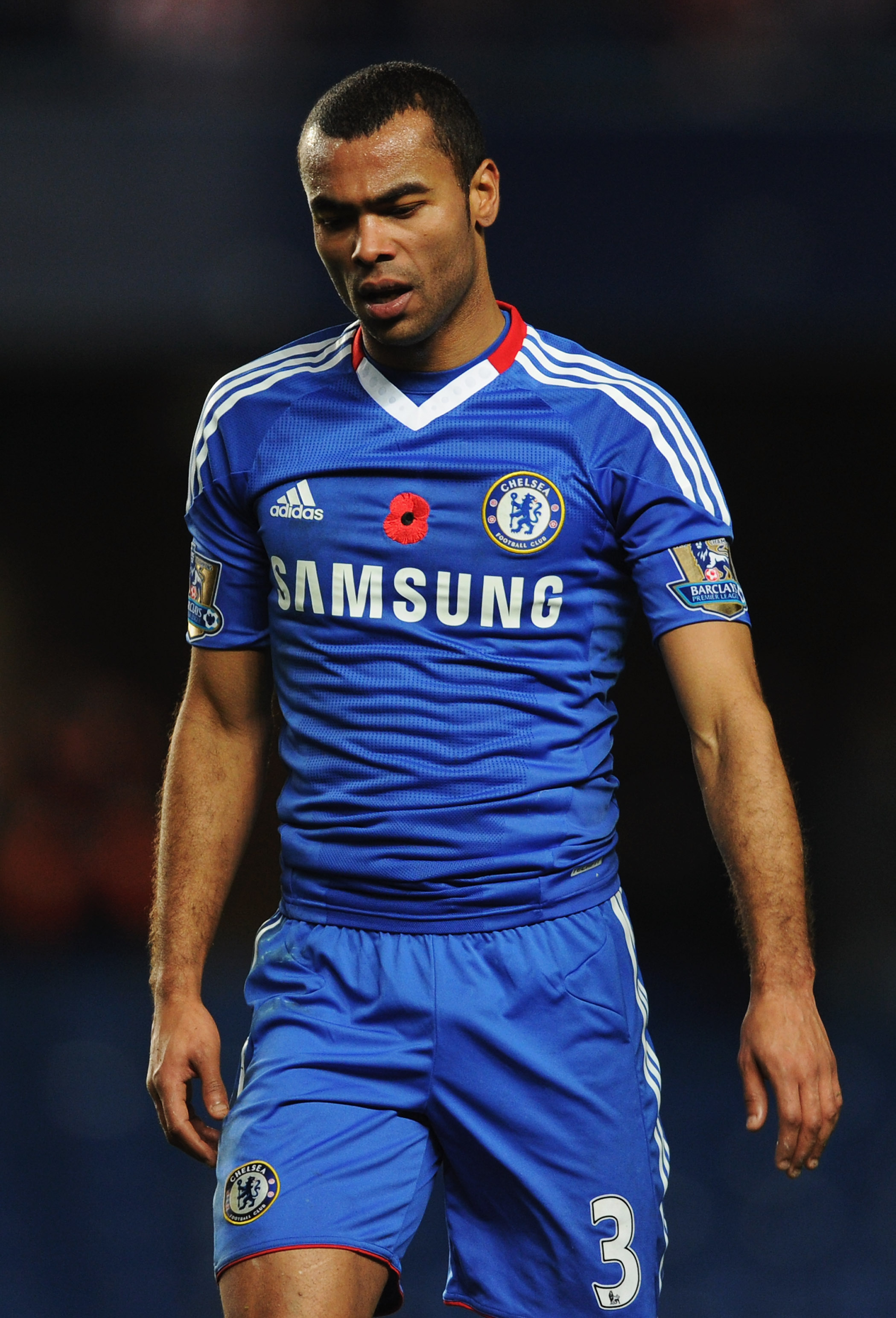LONDON, ENGLAND - NOVEMBER 14:  Ashley Cole of Chelsea looks despondent during the Barclays Premier League match between Chelsea and Sunderland at Stamford Bridge on November 14, 2010 in London, England.  (Photo by Michael Regan/Getty Images)