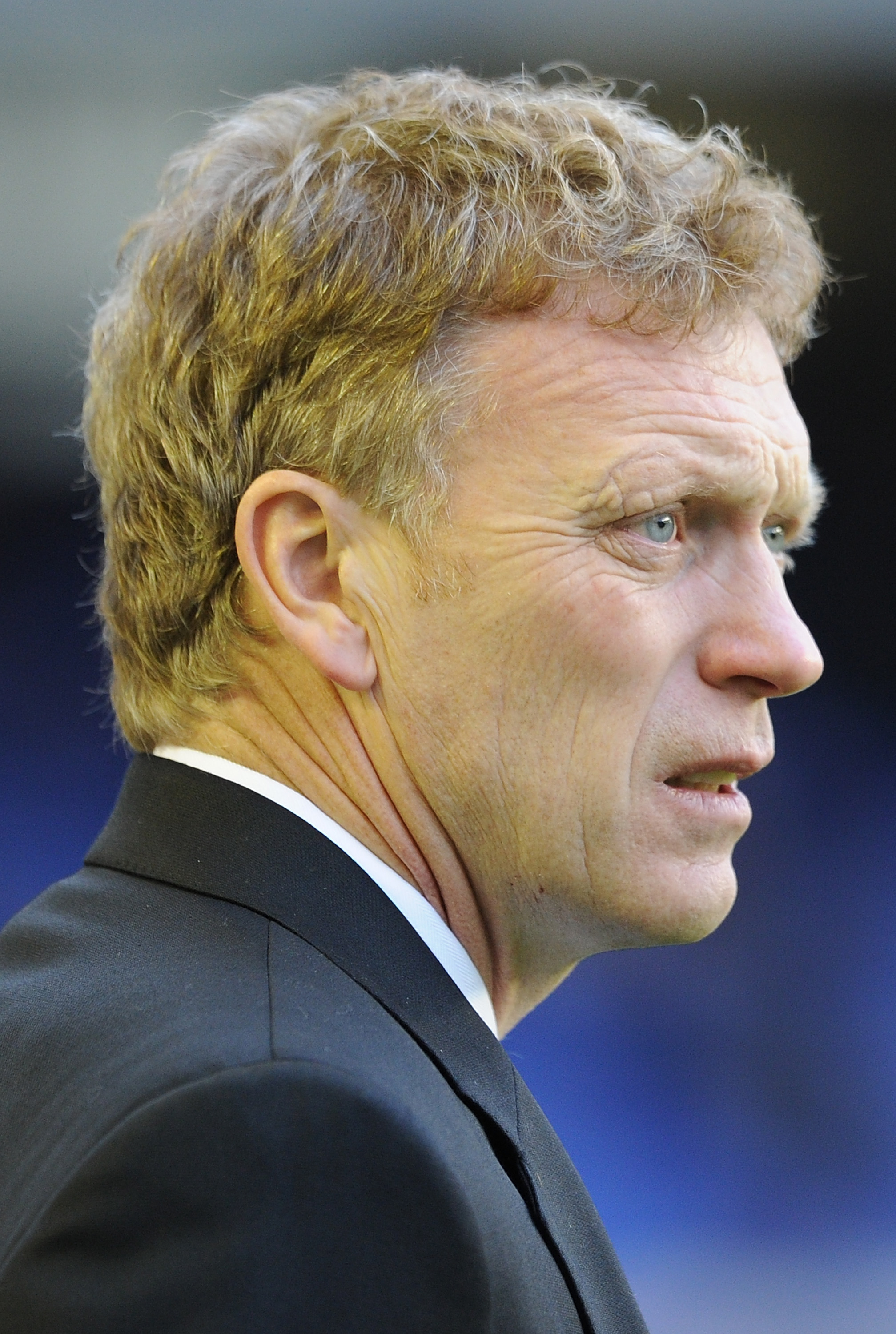 LIVERPOOL, ENGLAND - DECEMBER 11:  Everton manager David Moyes looks on during the Barclays Premier League match between Everton and Wigan Athletic at Goodison Park on December 11, 2010 in Liverpool, England.  (Photo by Chris Brunskill/Getty Images)