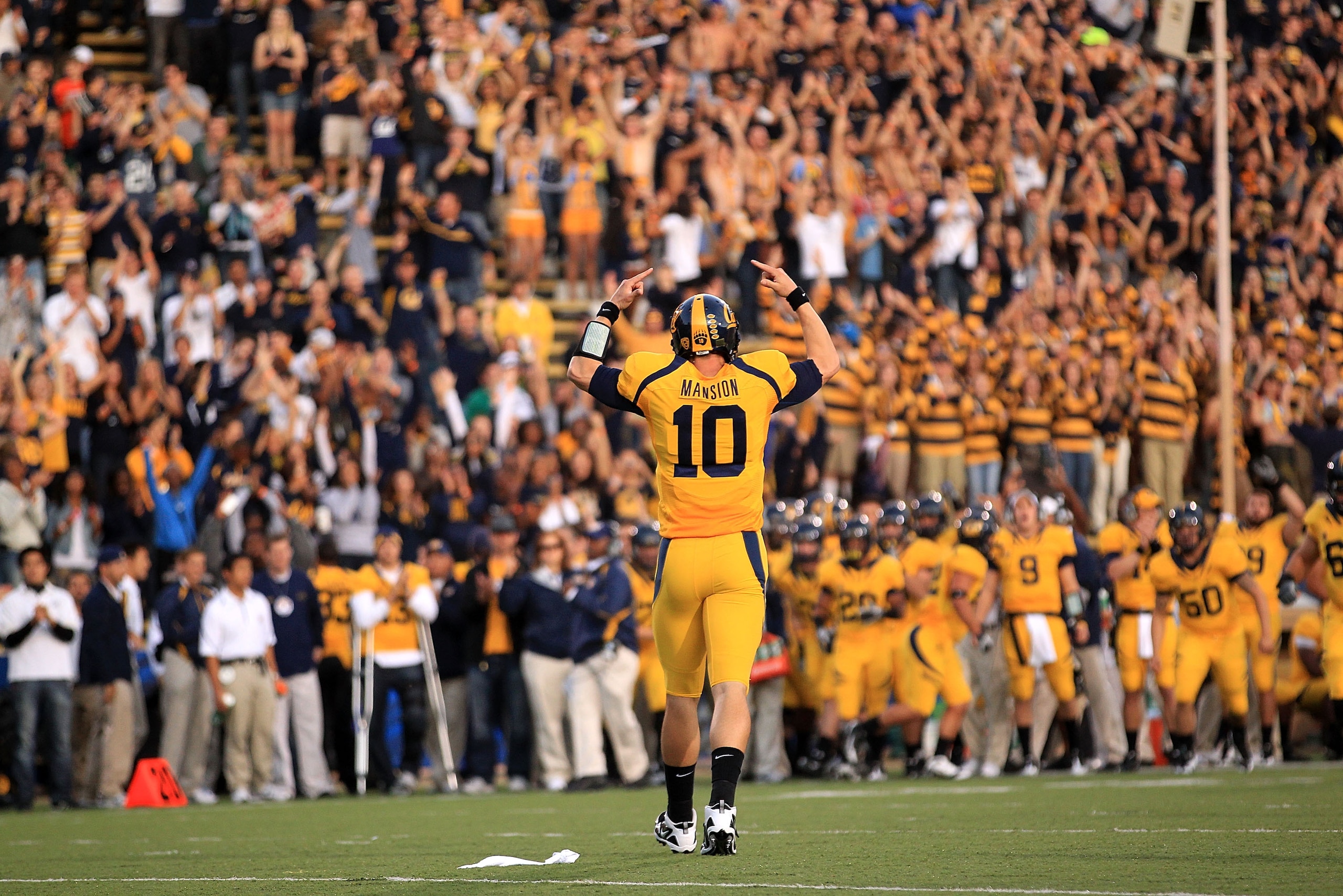 BERKELEY, CA - NOVEMBER 13: Brock Mansion #10 of the California Golden Bears celebrates after they scored a touchdown against the Oregon Ducks at California Memorial Stadium on November 13, 2010 in Berkeley, California. (Photo by Ezra Shaw/Getty Images) BERKELEY, CA - NOVEMBER 13: Brock Mansion #10 of the California Golden Bears celebrates after they scored a touchdown against the Oregon Ducks at California Memorial Stadium on November 13, 2010 in Berkeley, California. (Photo by Ezra Shaw/Getty Images)