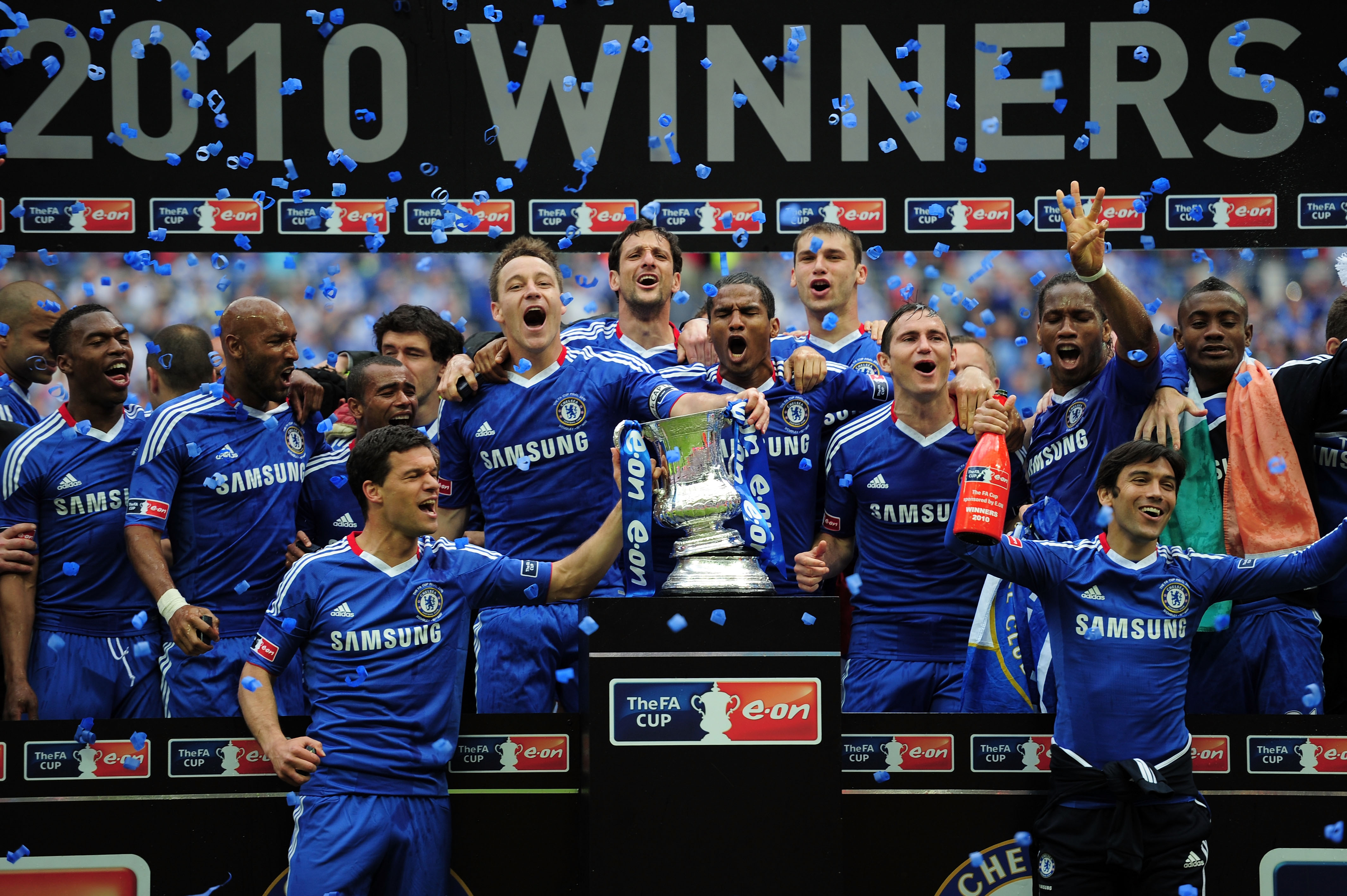 LONDON, ENGLAND - MAY 15:  John Terry of Chelsea leads the celebrations with his team after winning the FA Cup sponsored by E.ON Final match between Chelsea and Portsmouth at Wembley Stadium on May 15, 2010 in London, England.  (Photo by Shaun Botterill/G