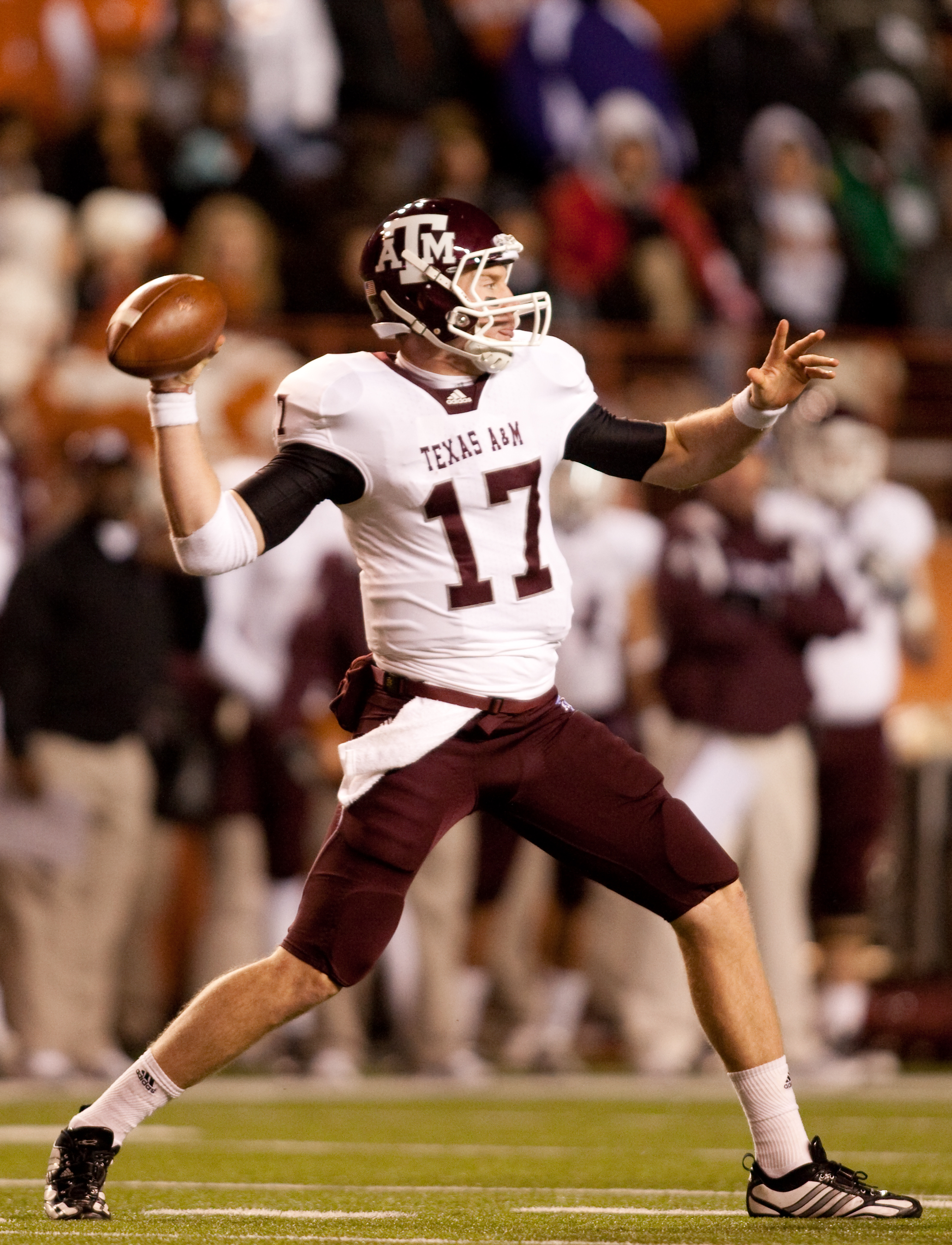 AUSTIN, TX - NOVEMBER 25:  Quarterback Ryan Tannehill #17 of Texas A&M passes against the University of Texas during the second half at Darrell K. Royal-Texas Memorial Stadium on November 25, 2010 in Austin, Texas. (Photo by Darren Carroll/Getty Images)