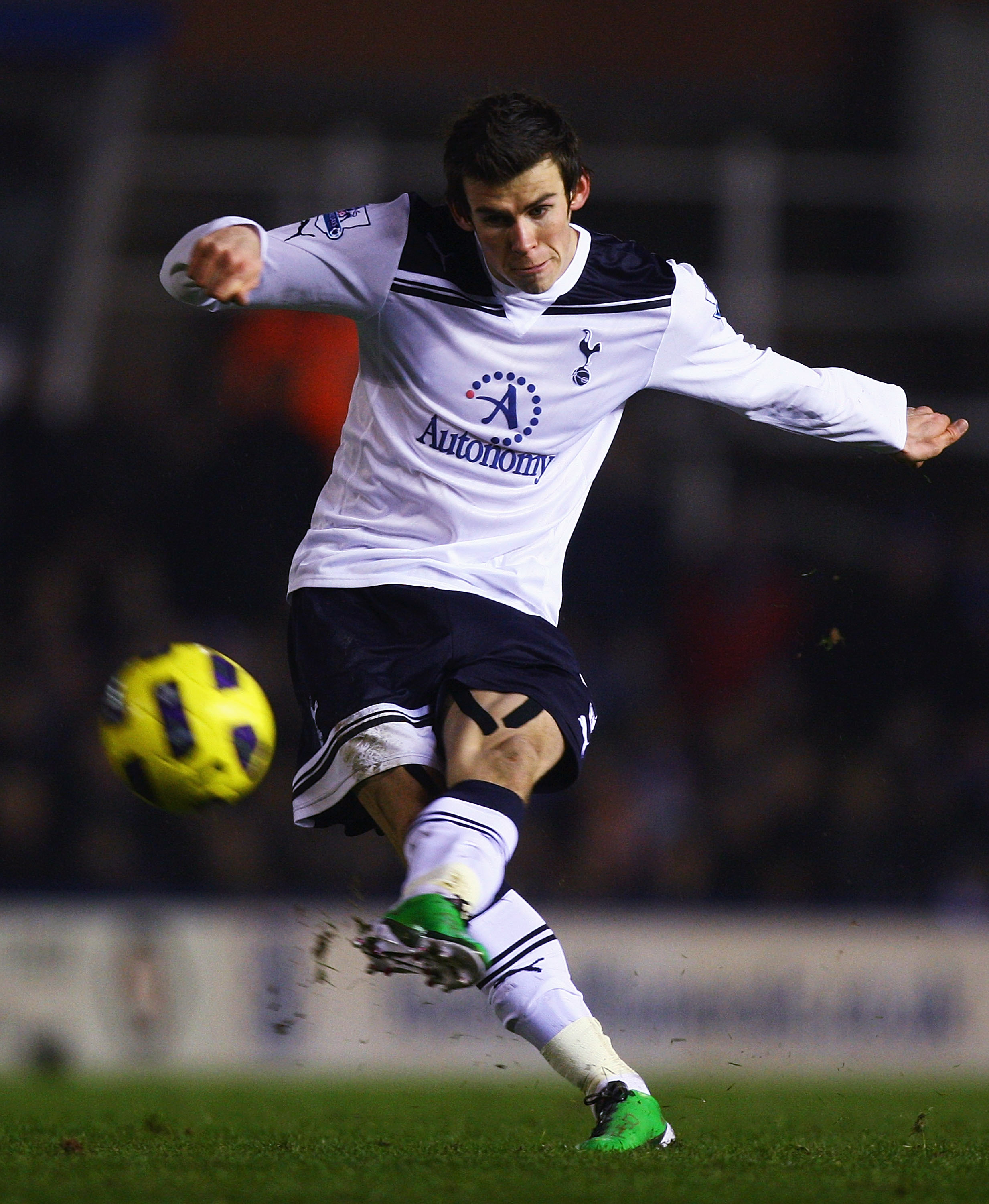 BIRMINGHAM, ENGLAND - DECEMBER 04:  Gareth Bale of Tottenham Hotspur in action during the Barclays Premier League match between Birmingham City and Tottenham Hotspur at St Andrews on December 4, 2010 in Birmingham, England.  (Photo by Matthew Lewis/Getty