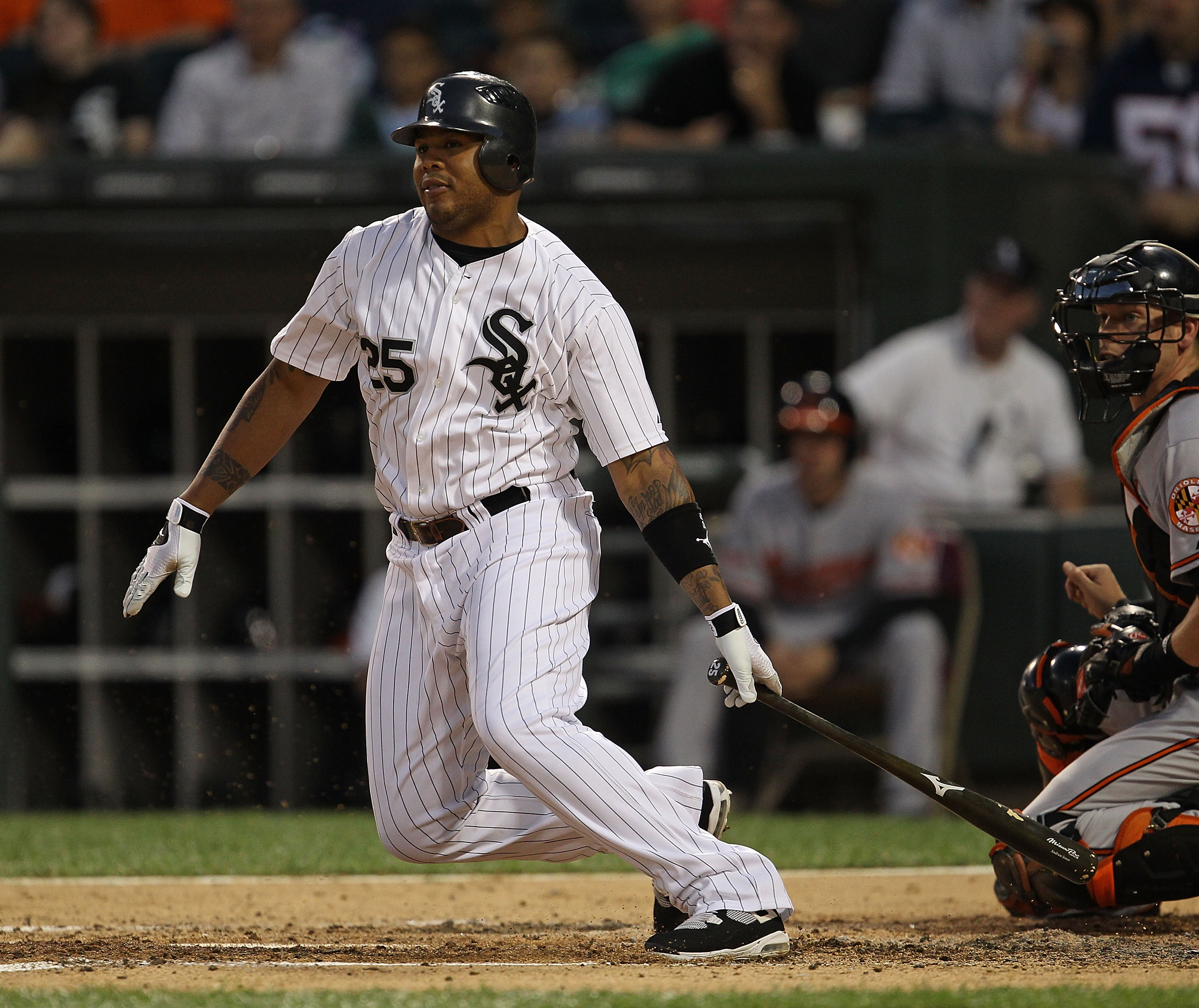 CHICAGO, IL - AUGUST 10: Designated hitter Jim Thome #25 of the