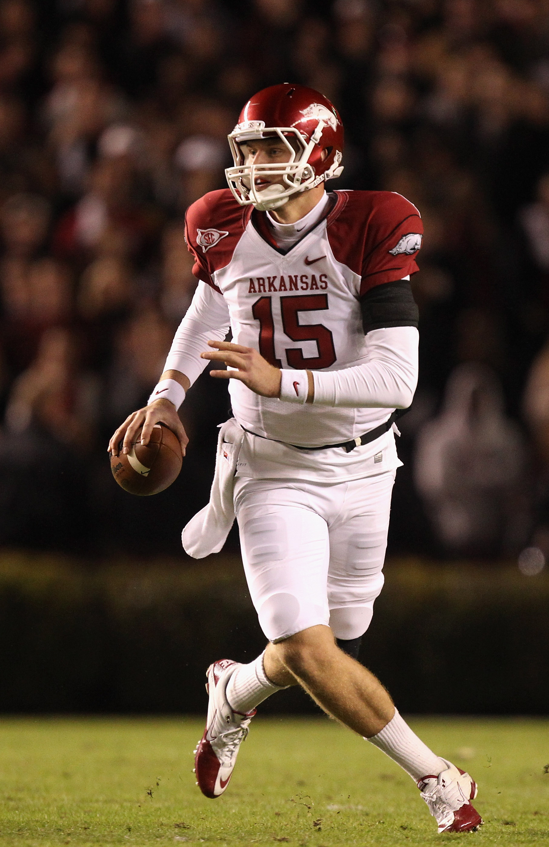 COLUMBIA, SC - NOVEMBER 06:  Ryan Mallett #15 of the Arkansas Razorbacks looks to pass against the South Carolina Gamecocks during their game at Williams-Brice Stadium on November 6, 2010 in Columbia, South Carolina.  (Photo by Streeter Lecka/Getty Images