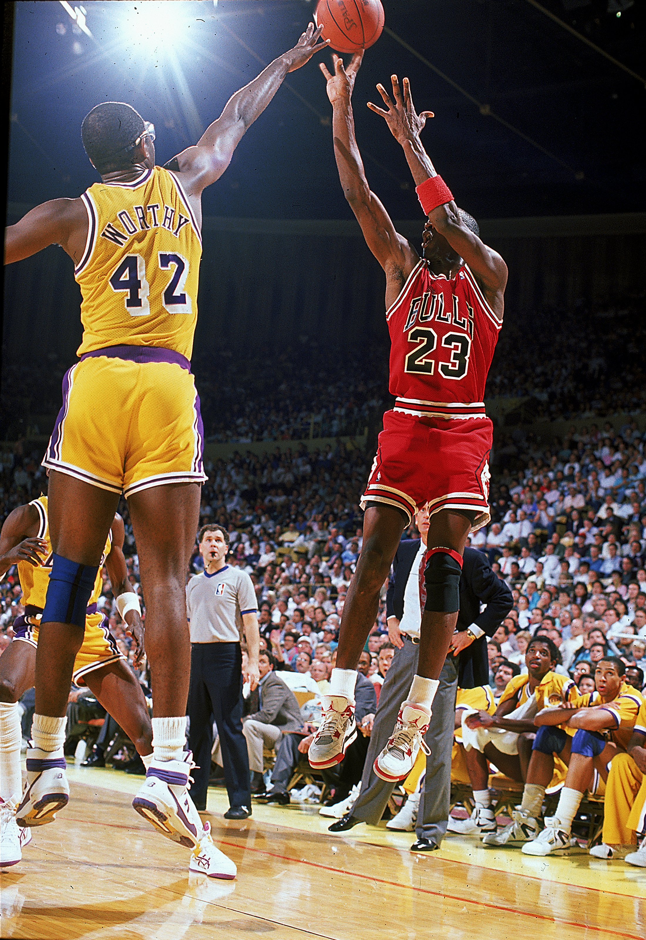 Kobe Bryant Vs Michael Jordan: Season By Season Points Per Game!!! | Bleacher Report ...2200 x 3200