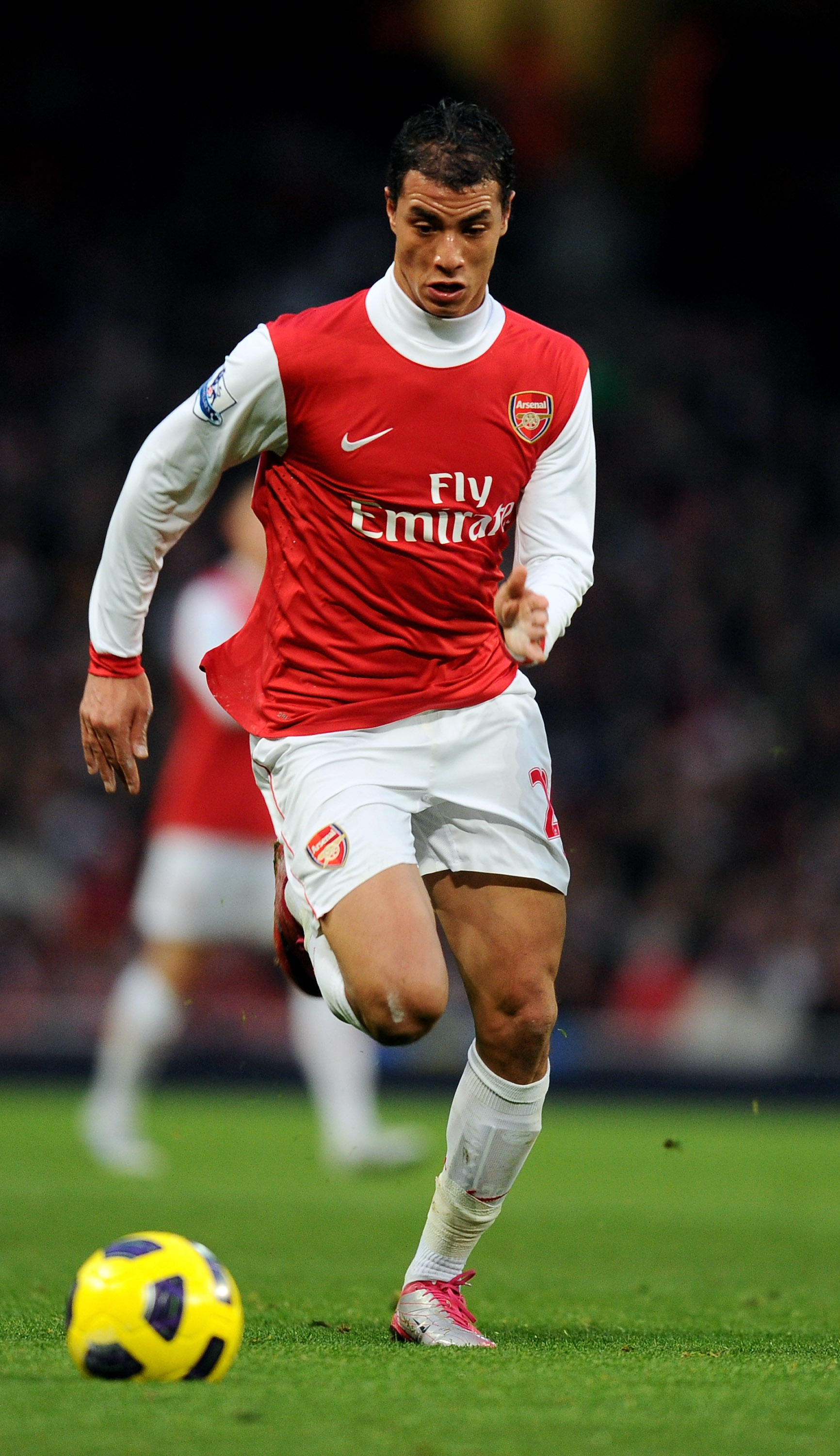 LONDON, ENGLAND - DECEMBER 04: Marouane Chamakh of Arsenal in action during the Barclays Premier League match between Arsenal and Fulham at the Emirates Stadium on December 4, 2010 in London, England.  (Photo by Mike Hewitt/Getty Images)