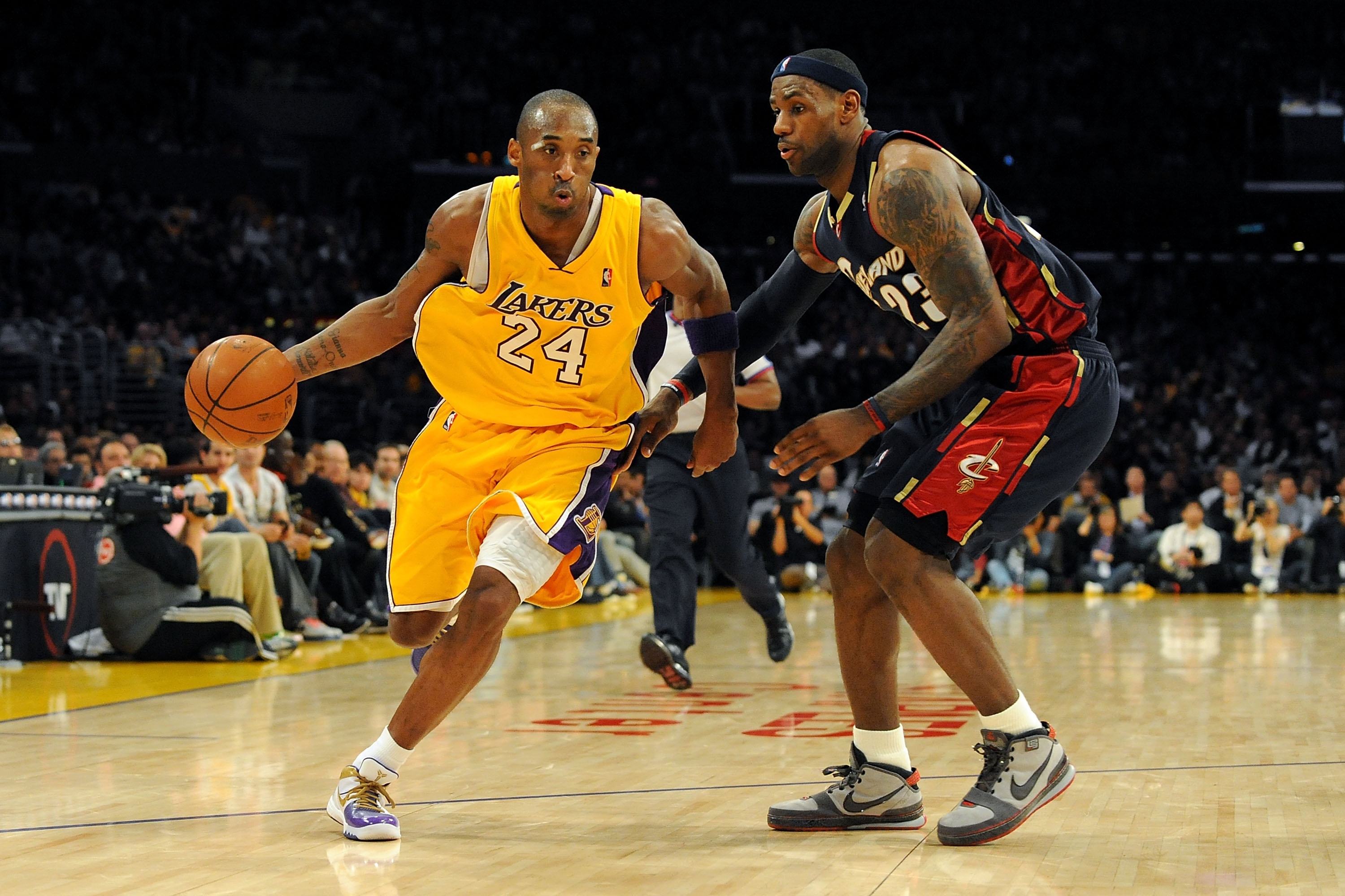 Kobe Bryant vs. LeBron James: Sizing Up Christmas Day Showdown ...