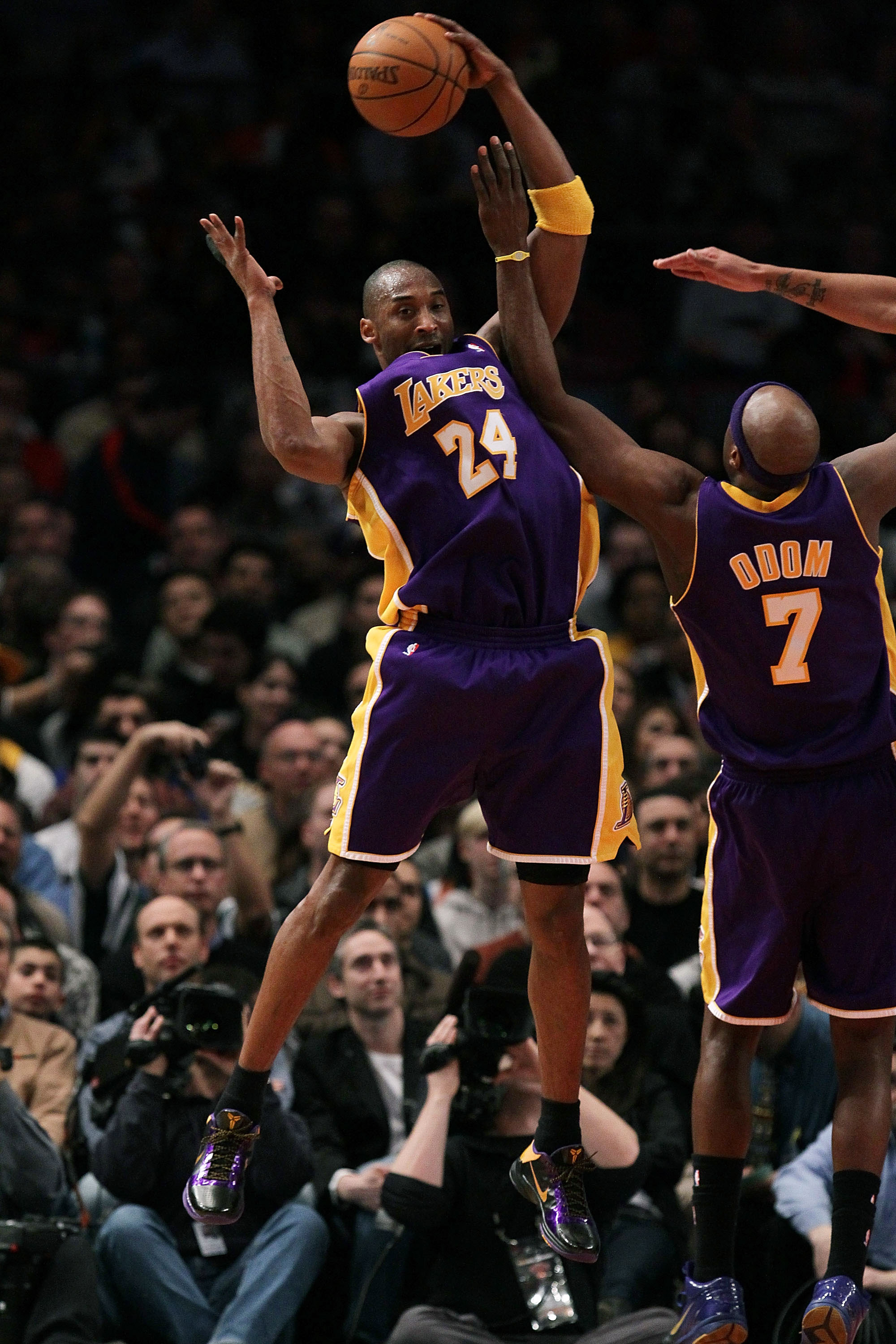 Kobe Bryant vs. LeBron James: Sizing Up Christmas Day Showdown | News ...