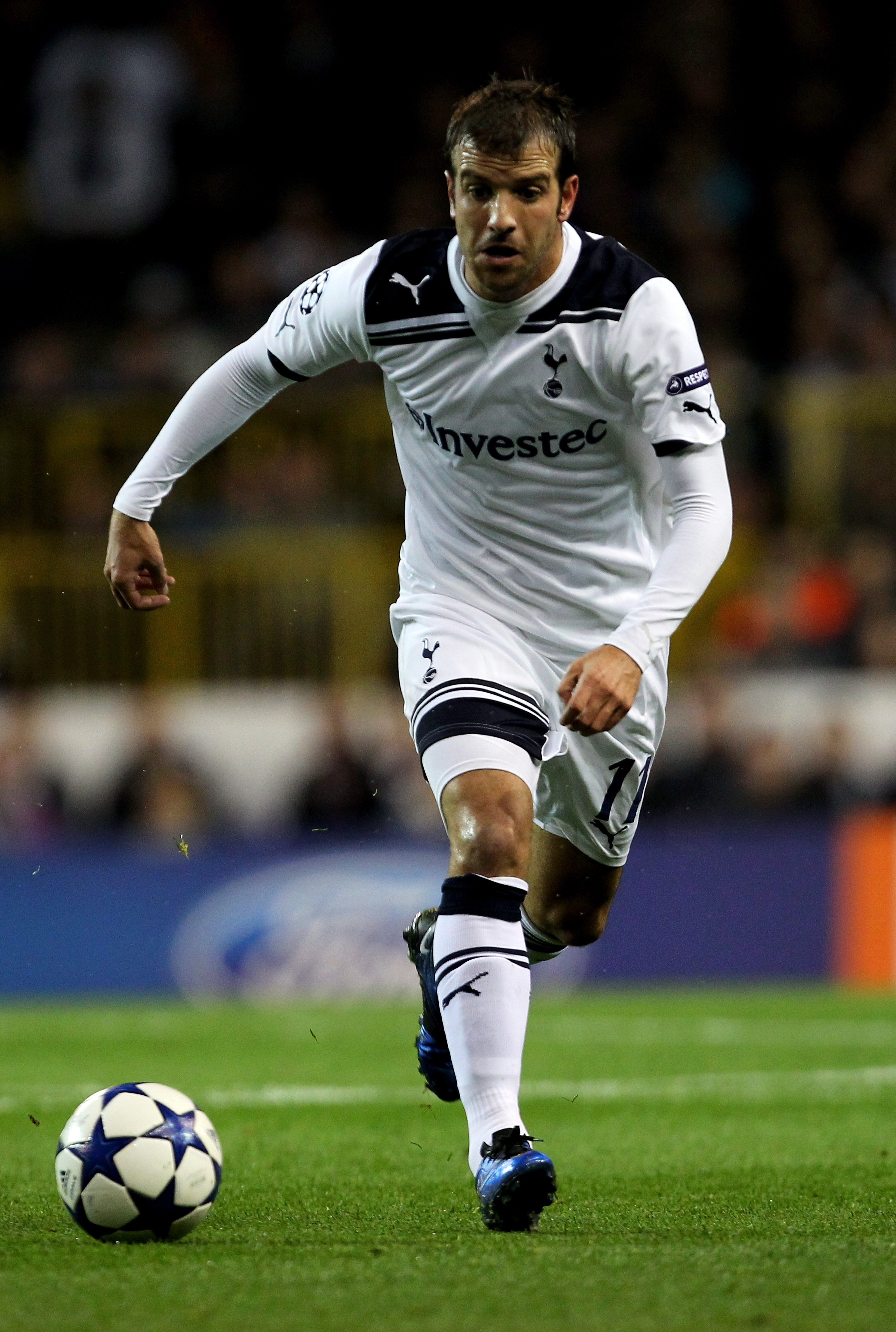 LONDON, ENGLAND - NOVEMBER 02: Rafael van der Vaart of Spurs runs with the ball during the UEFA Champions League Group A match between Tottenham Hotspur and Inter Milan at White Hart Lane on November 2, 2010 in London, England.  (Photo by Clive Rose/Getty