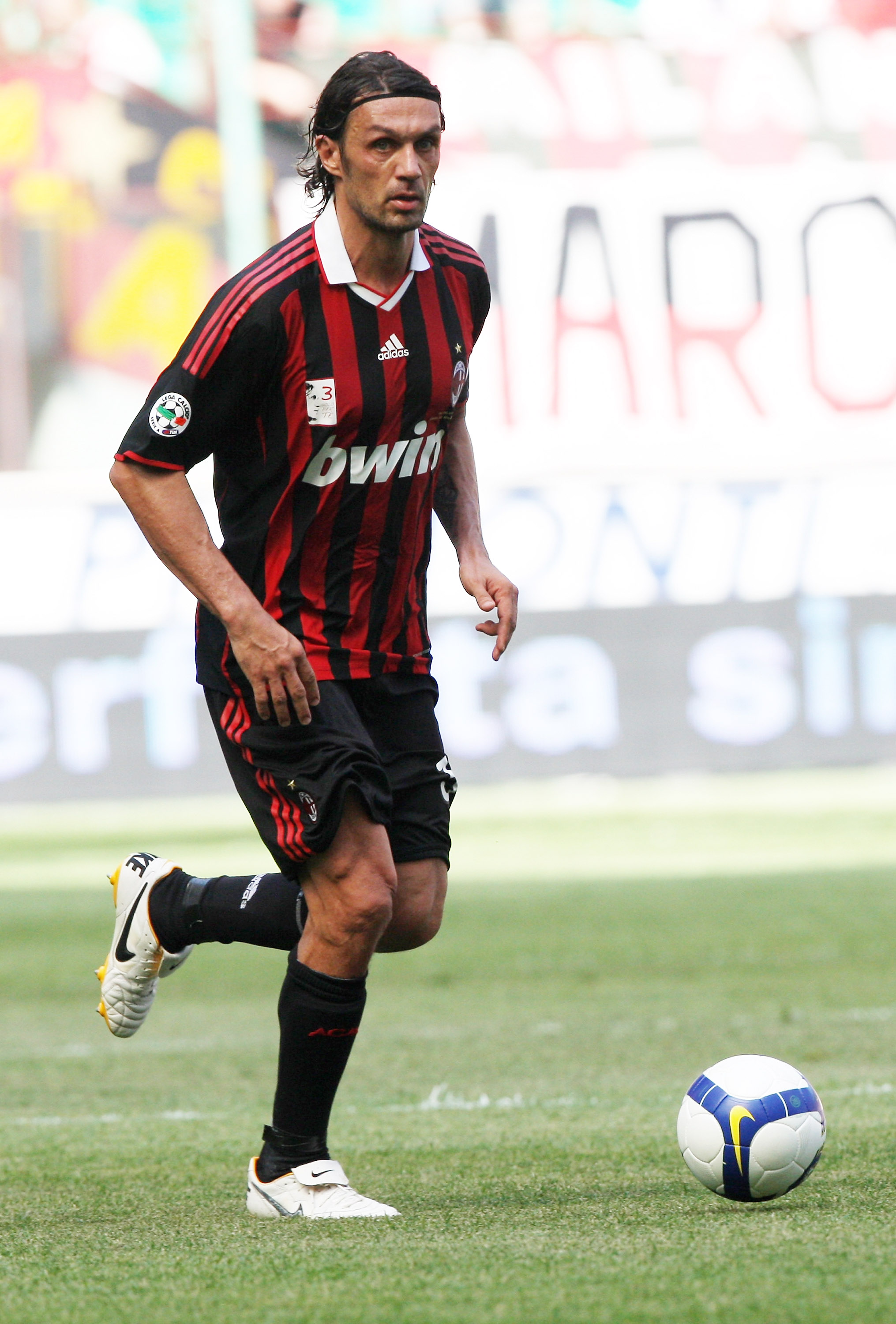 MILAN, ITALY - MAY 24:  AC Milan defender Paolo Maldini in action during AC Milan v AS Roma on May 24, 2009 in Milan, Italy.  (Photo by Vittorio Zunino Celotto/Getty Images)