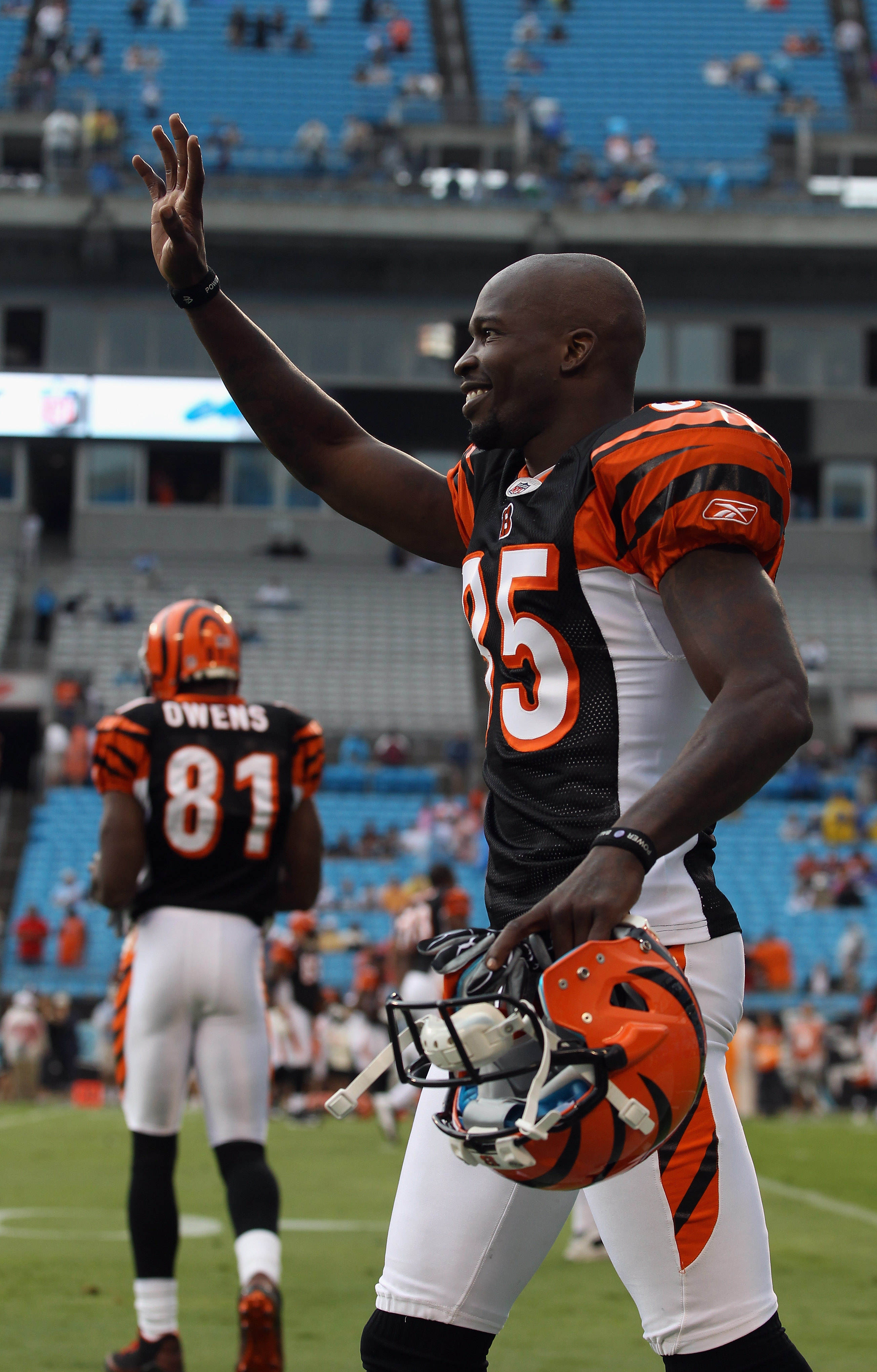 Cincinnati Bengals wide receiver Chad Ochocinco challenges NY Jets