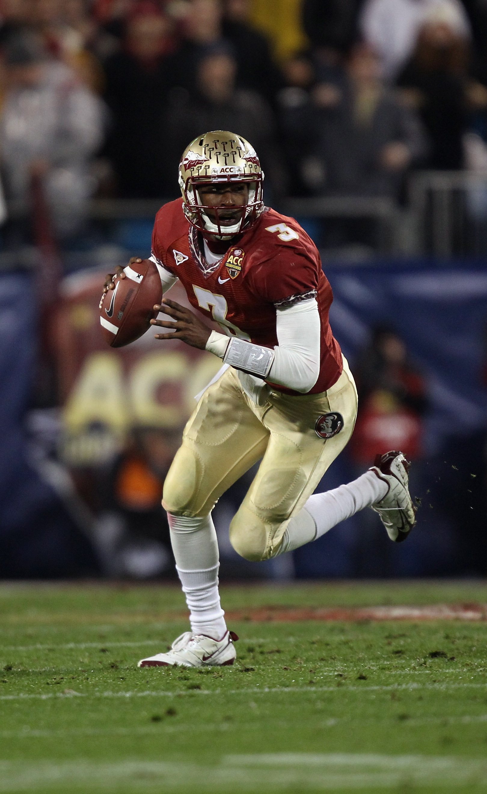CHARLOTTE, NC - DECEMBER 04:  EJ Manuel #3 of the Florida State Seminoles against the Virginia Tech Hokies during their game at Bank of America Stadium on December 4, 2010 in Charlotte, North Carolina.  (Photo by Streeter Lecka/Getty Images)