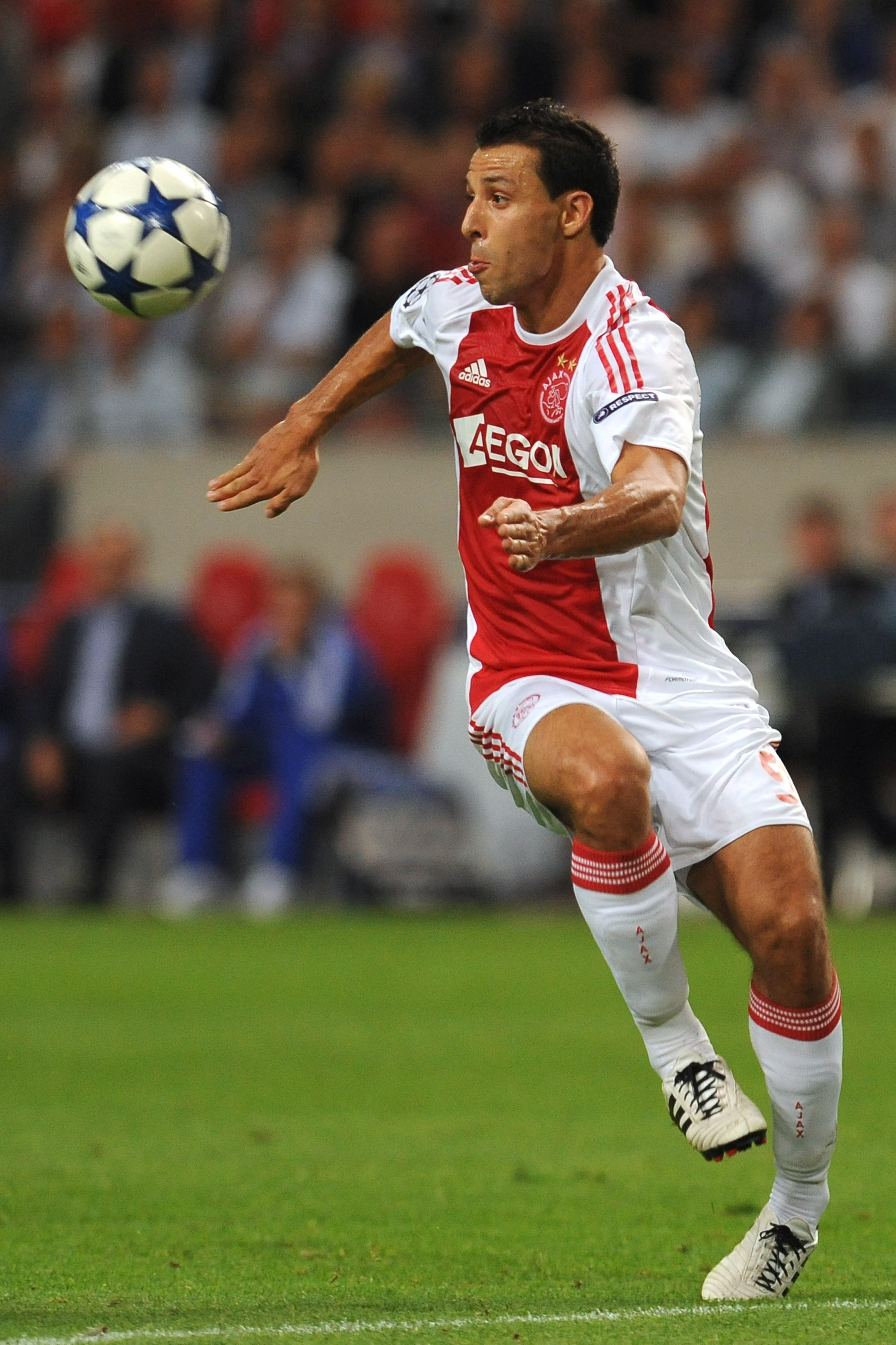 AMSTERDAM, NETHERLANDS - AUGUST 25:  Mounir El Hamdaoui of AFC Ajax in action during the Champions League Play-off match between AFC Ajax and FC Dynamo Kiev at Amsterdam Arena on August 25, 2010 in Amsterdam, Netherlands.  (Photo by Valerio Pennicino/Gett