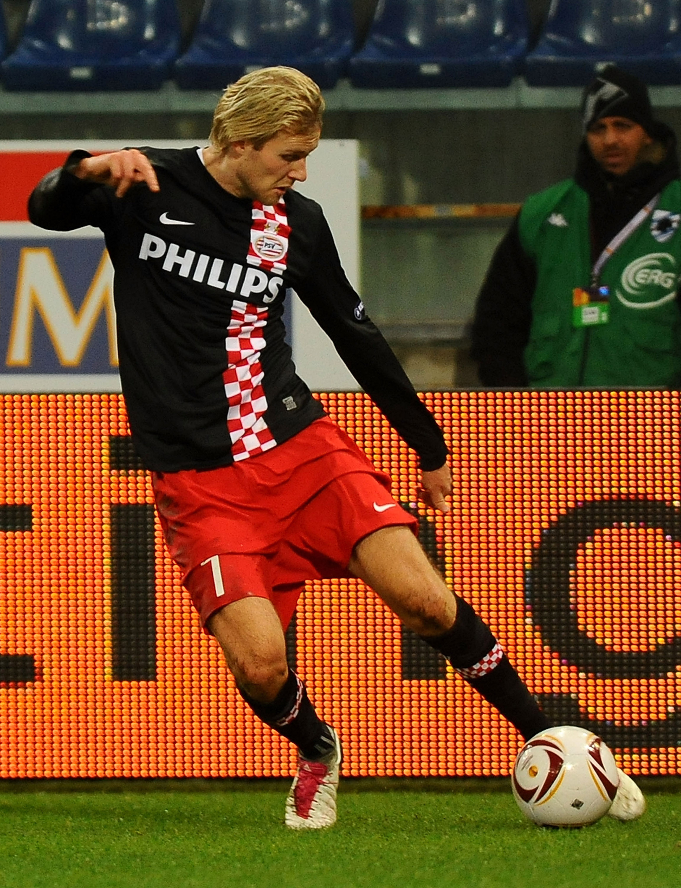 GENOA, ITALY - DECEMBER 01: Ola Toivonen of PSV Eindhoven in action during the UEFA Europa League Group I match between Sampdoria and PSV Eindhoven at Stadio Luigi Ferraris on December 1, 2010 in Genoa, Italy.  (Photo by Massimo Cebrelli/Getty Images)