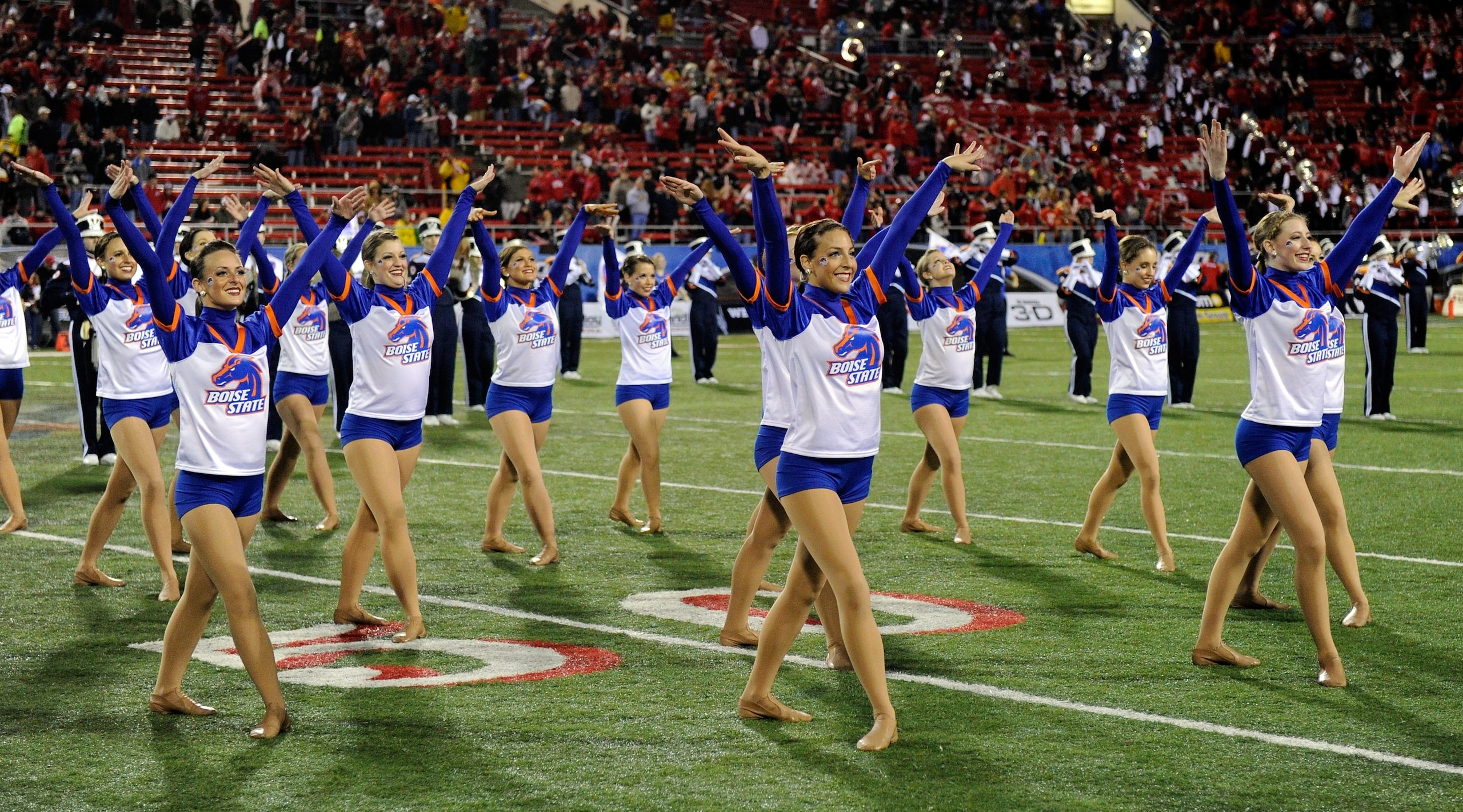 LAS VEGAS, NV - DECEMBER 22:  Boise State Broncos dancers perform before the MAACO Bowl Las Vegas against the Utah Utes at Sam Boyd Stadium December 22, 2010 in Las Vegas, Nevada. Boise State Won 26-3.  (Photo by Ethan Miller/Getty Images)