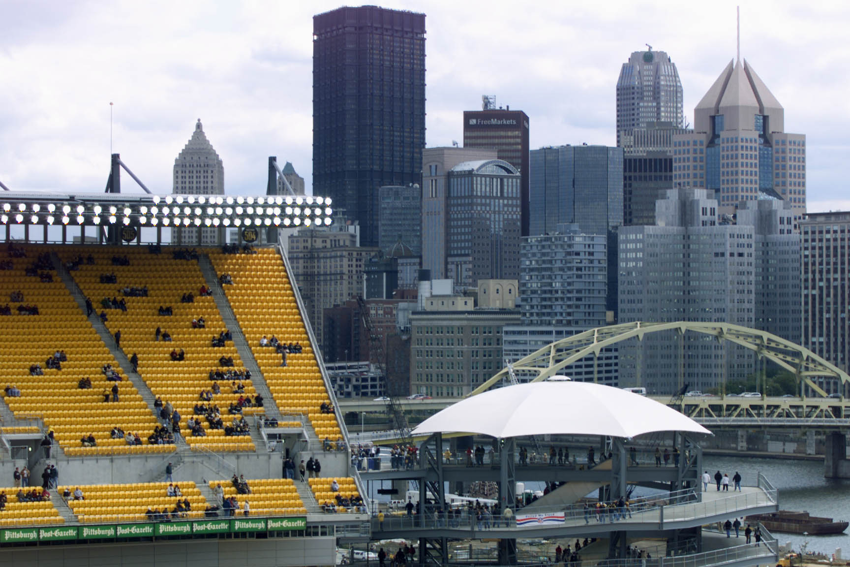 How cold was it in Pittsburgh for Dolphins-Steelers? The ref's whistle froze