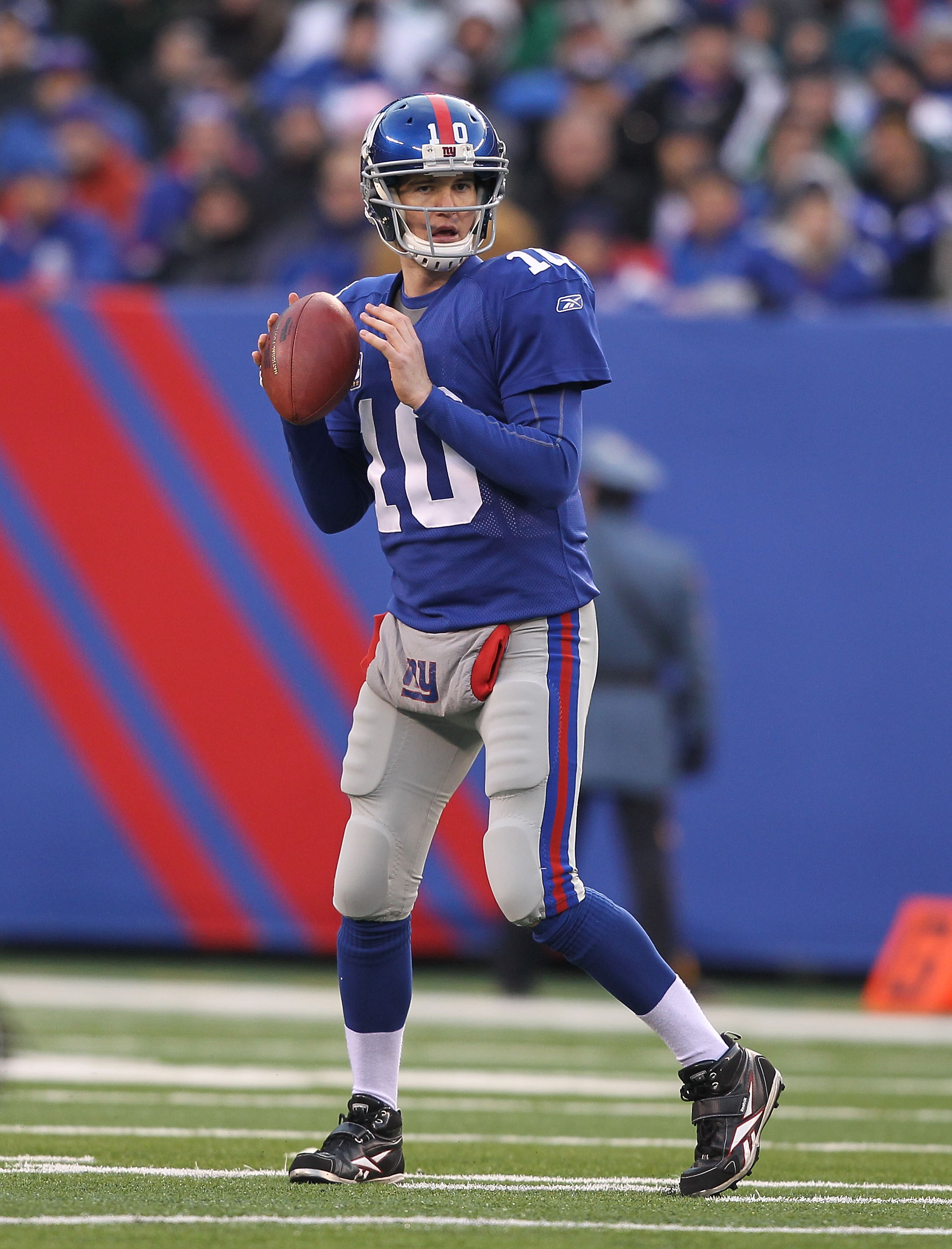 Eli Manning Giants Jersey #10 And Giants Throw Over Jersey for