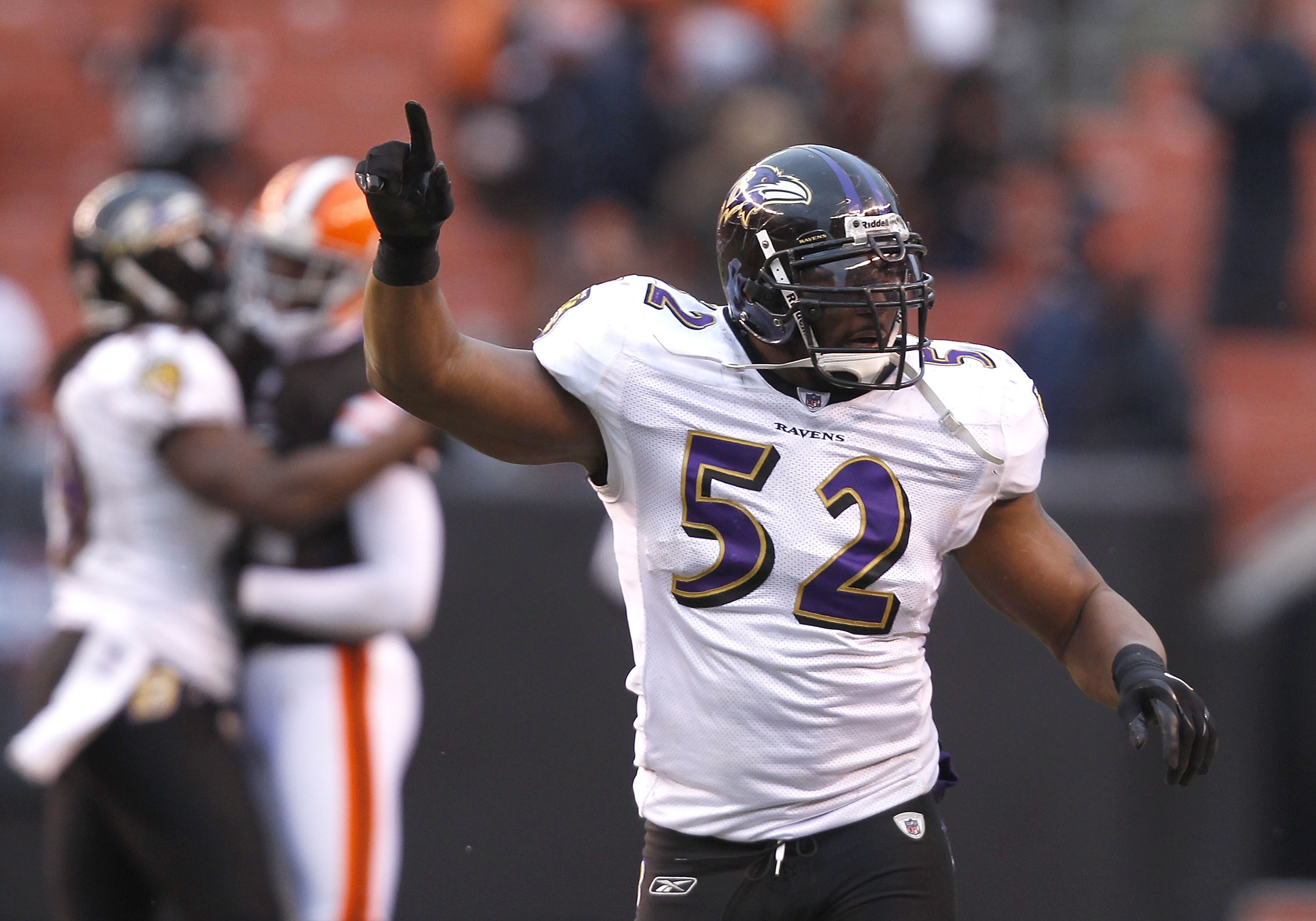 CLEVELAND - DECEMBER 26:  Linebacker Ray Lewis #52 of the Baltimore Ravens celebrates as he leaves the field after their game against the Cleveland Browns at Cleveland Browns Stadium on December 26, 2010 in Cleveland, Ohio.  (Photo by Matt Sullivan/Getty 