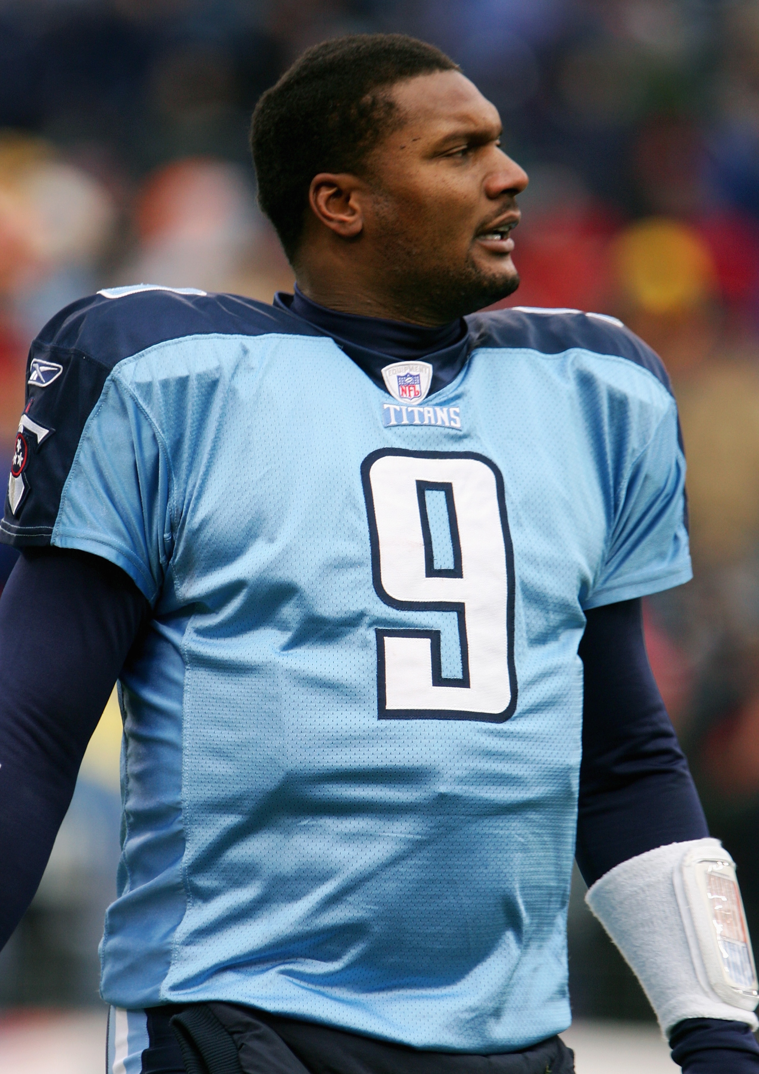 NASHVILLE, TN - DECEMBER 11:  Steve McNair #9 of the Tennessee Titans stands on the sideline during the game with the Houston Texans on December 11, 2005 at the Coliseum in Nashville, Tennessee. The Titans won 13-10. (Photo by Scott Halleran/Getty Images)