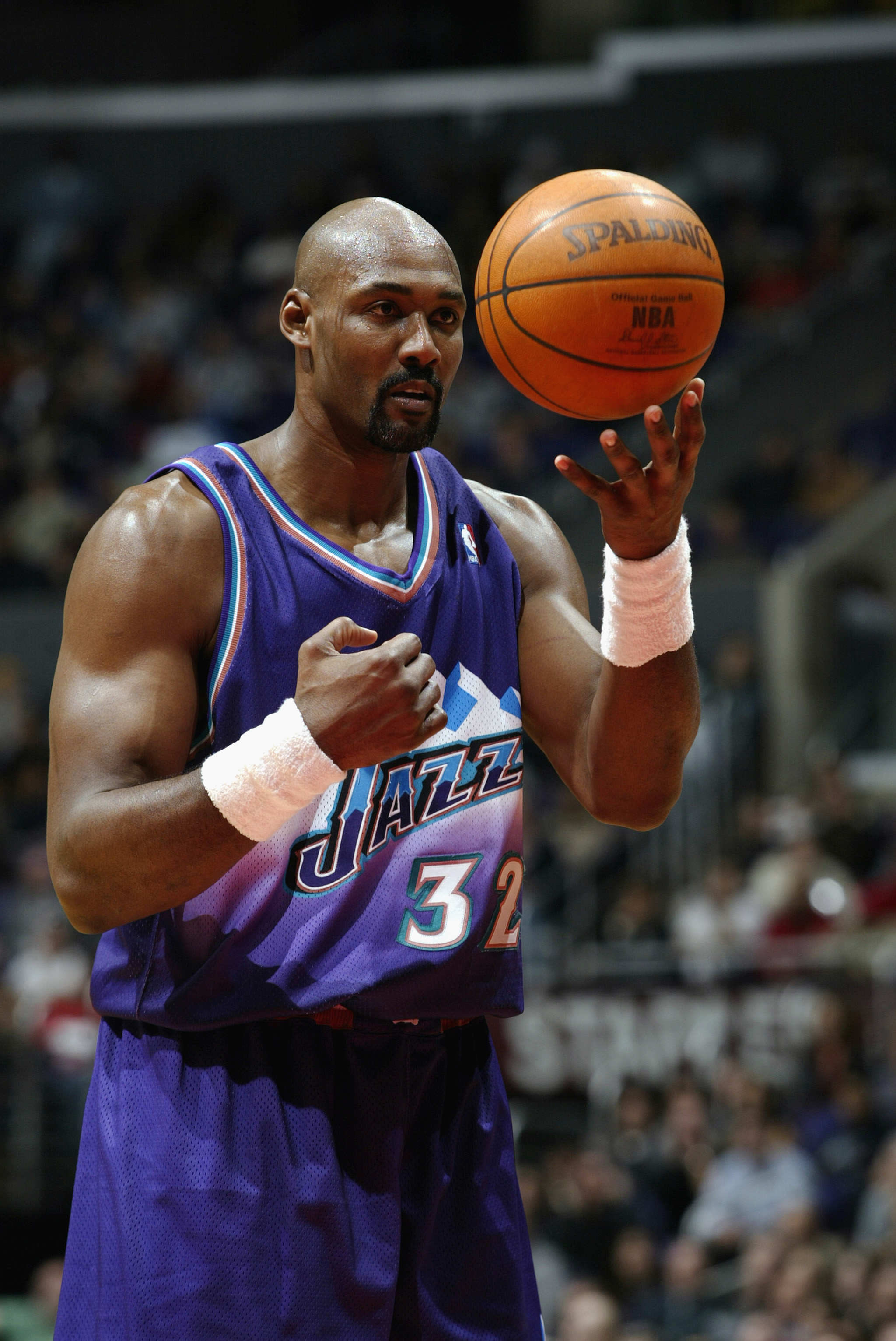 Nick Van Exel used to shoot his free throws from about 17 feet instead of  15 feet : r/nba