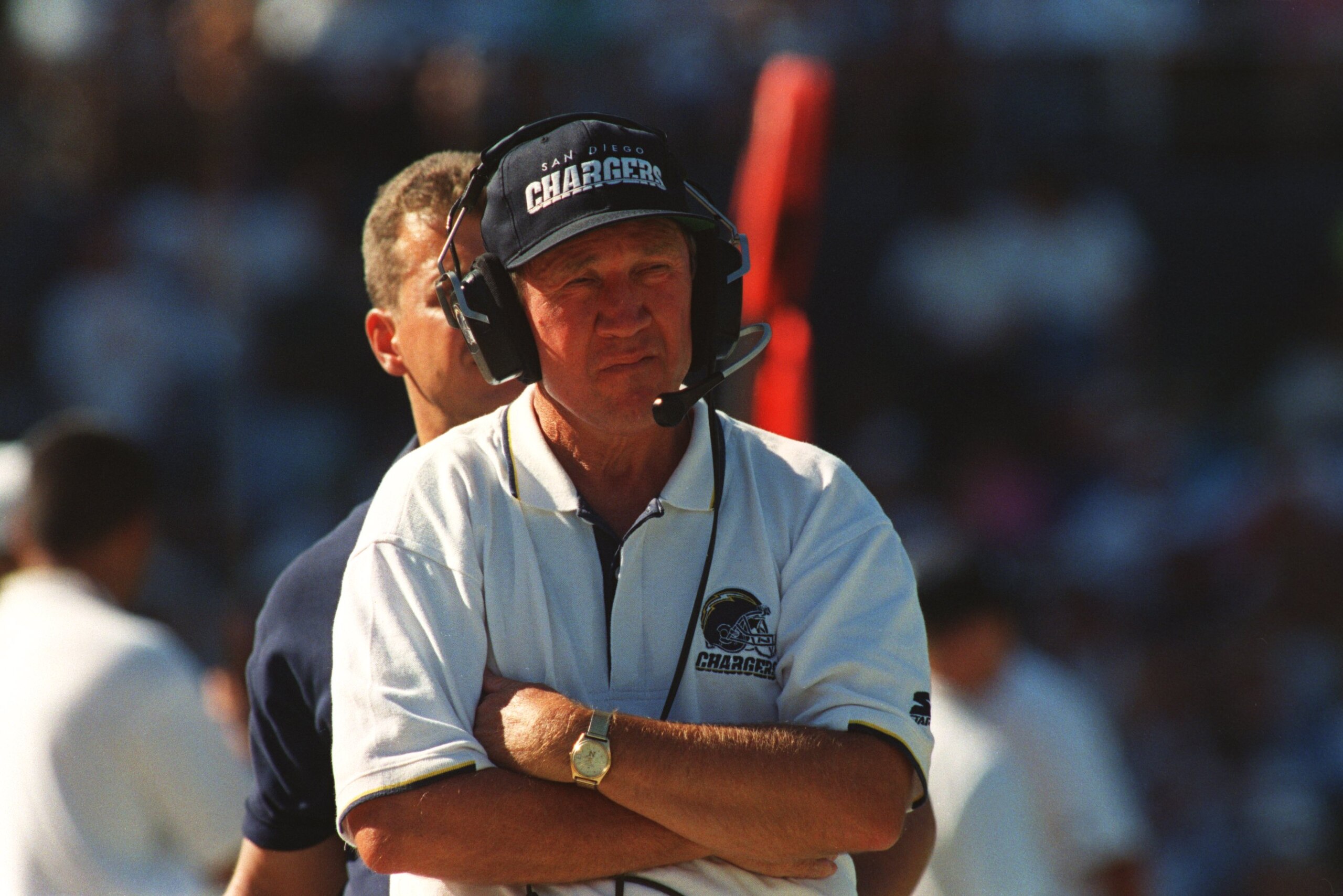 9 Oct 1994: SAN DIEGO HEAD COACH BOBBY ROSS ON THE SIDLEINE DURIGN THE CHARGERS 20-6 VICTORY OVER THE KANSAS CITY CHIEFS AT JACK MURPHY STADIUM IN SAN DIEGO, CALIFORNIA.