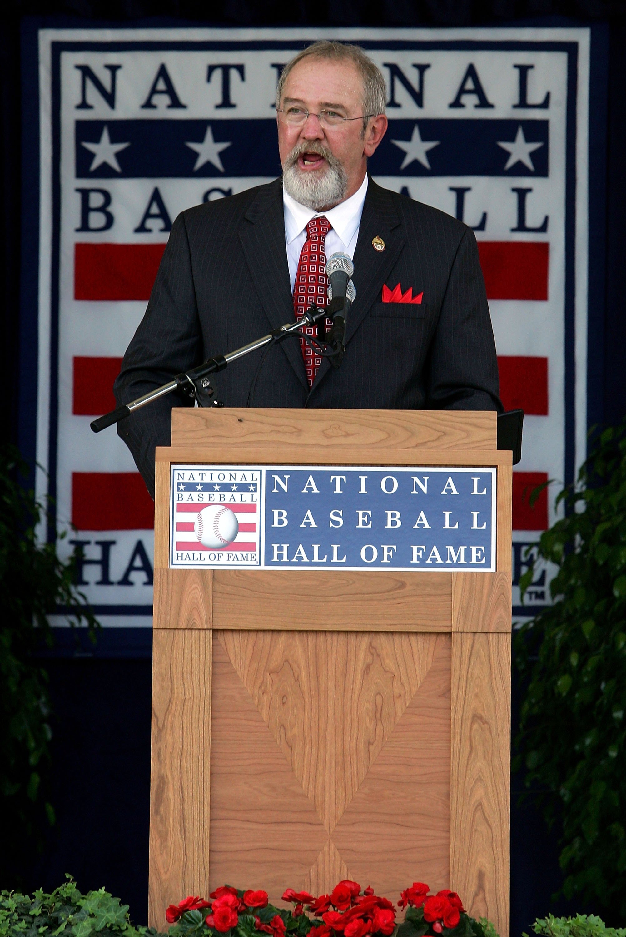 COOPERSTOWN, NY - JULY 30: 2006 inductee Bruce Sutter gives his acceptance speech at Clark Sports Center during the Baseball Hall of Fame induction ceremony on July 30, 2006 in Cooperstown, New York. (Photo by Jim McIsaac/Getty Images)