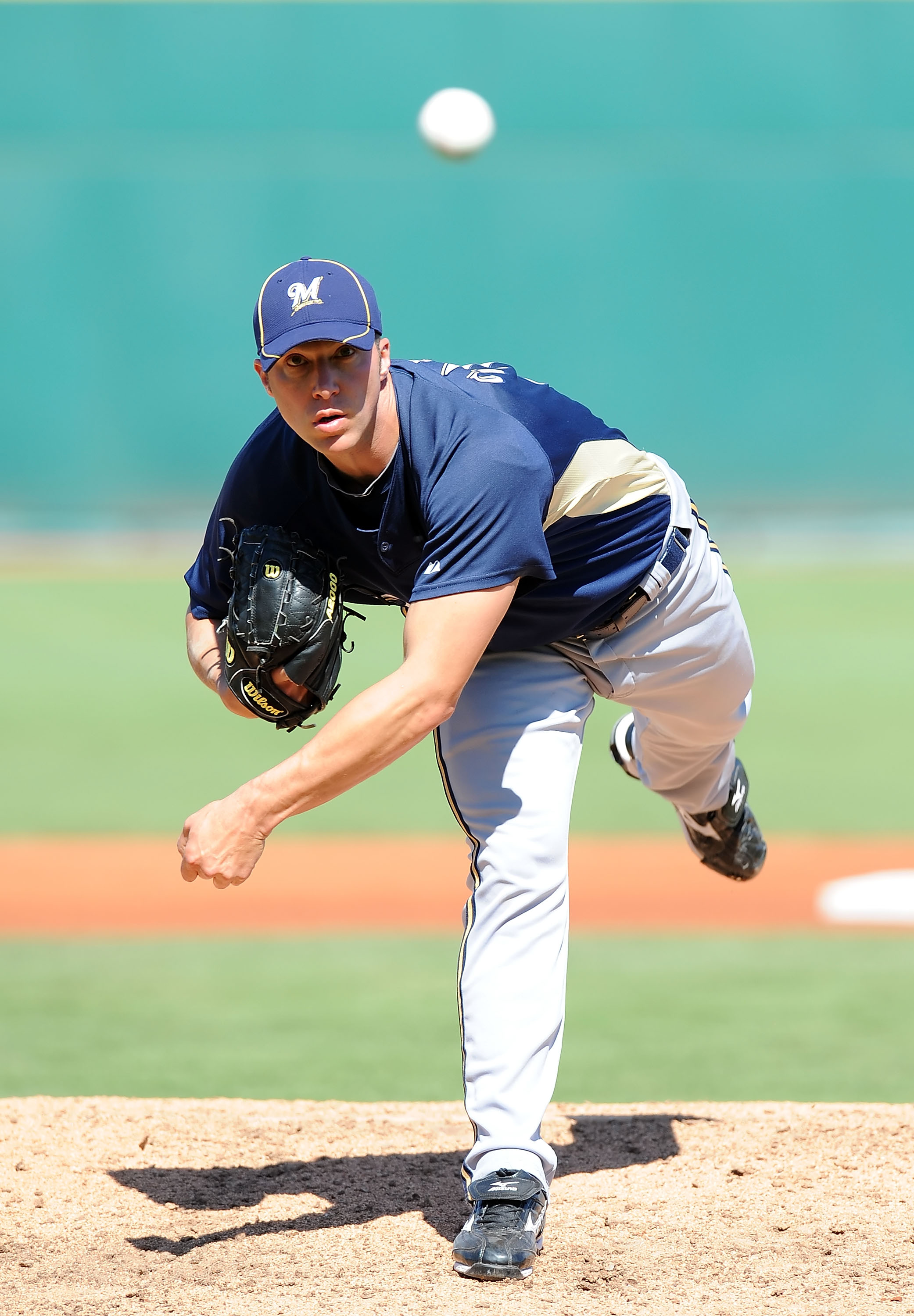 GOODYEAR, AZ - MARCH 11:  Chris Capuano #39 of the Milwaukee Brewers pitches during a Spring Training game against the Cincinnati Reds on March 11, 2010 at Goodyear Ballpark in Goodyear, Arizona.  (Photo by Lisa Blumenfeld/Getty Images)