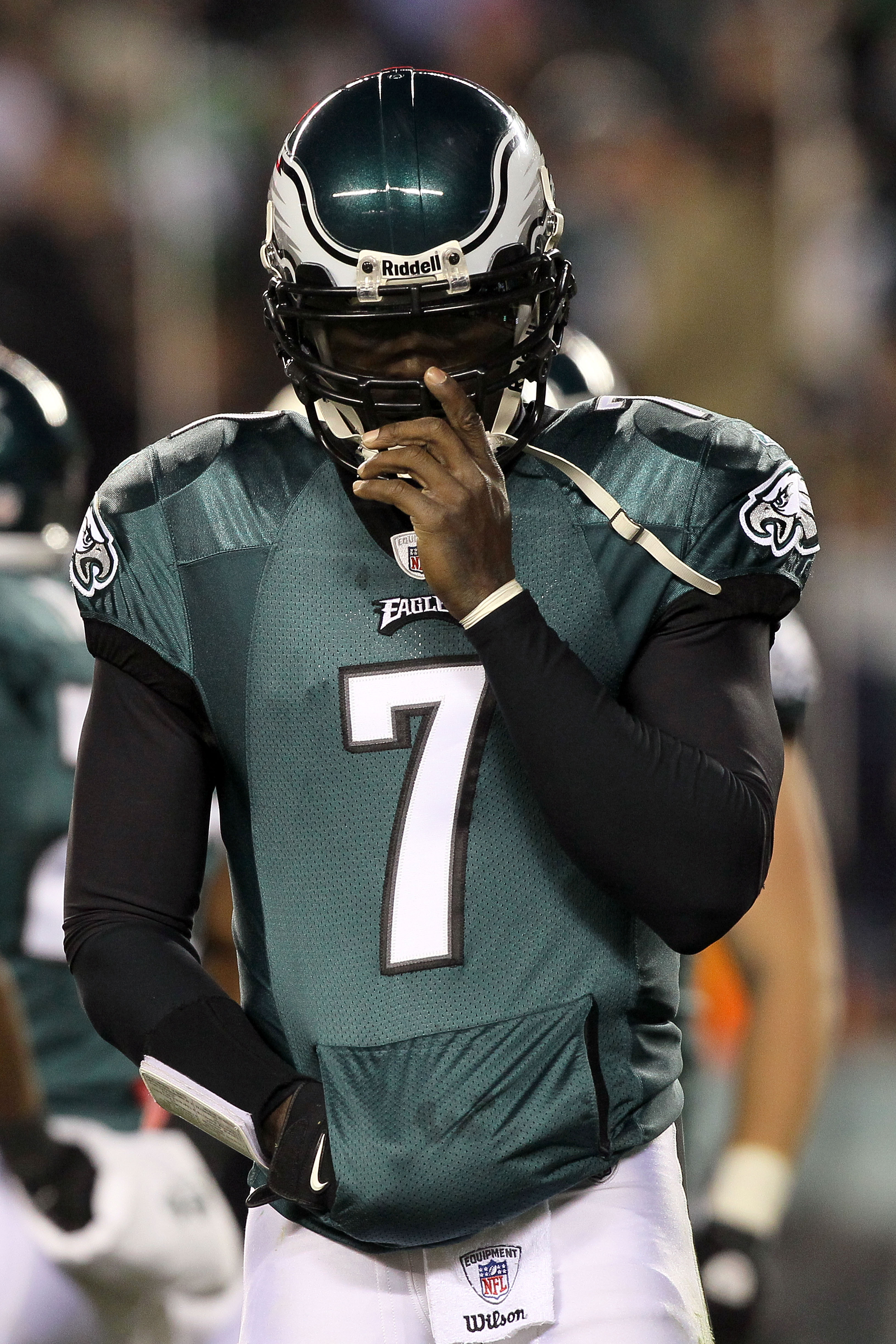 Michael Vick Essentially Loses To Tom Brady in the NFL MVP Race on