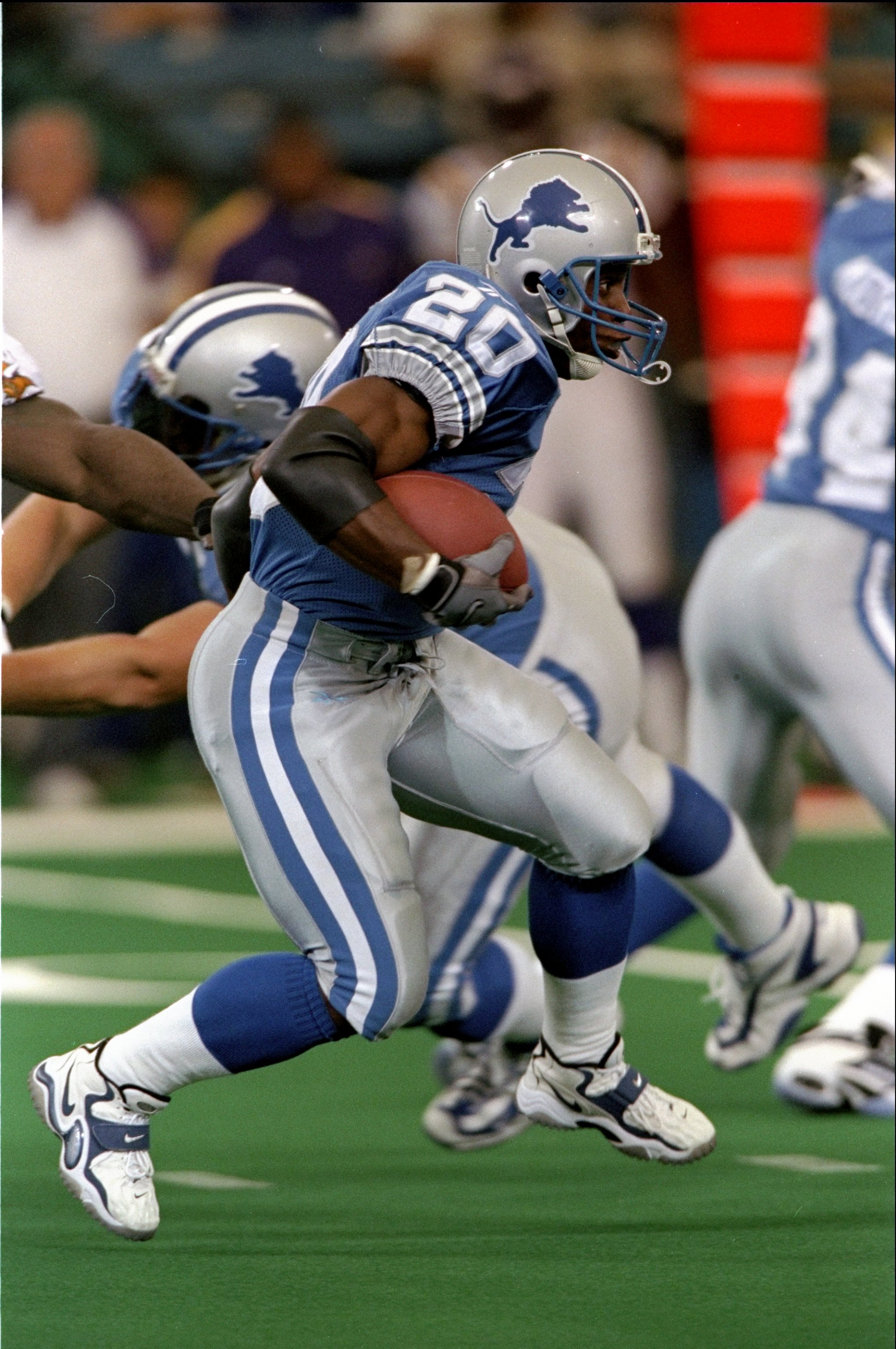 Barry Sanders' Cleats from Final Lions Game vs. Ravens in 1998 Up for  Auction, News, Scores, Highlights, Stats, and Rumors