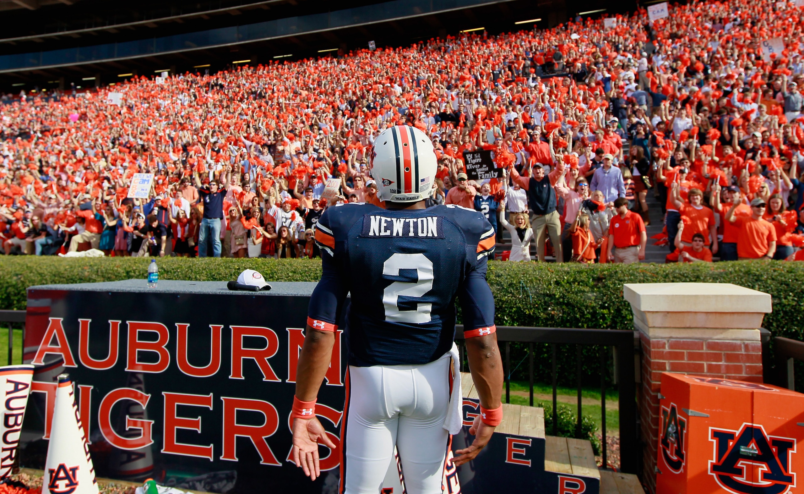 AUBURN, AL - NOVEMBER 13:  Quarterback Cam Newton #2 of the Auburn Tigers against the Georgia Bulldogs at Jordan-Hare Stadium on November 13, 2010 in Auburn, Alabama.  (Photo by Kevin C. Cox/Getty Images)