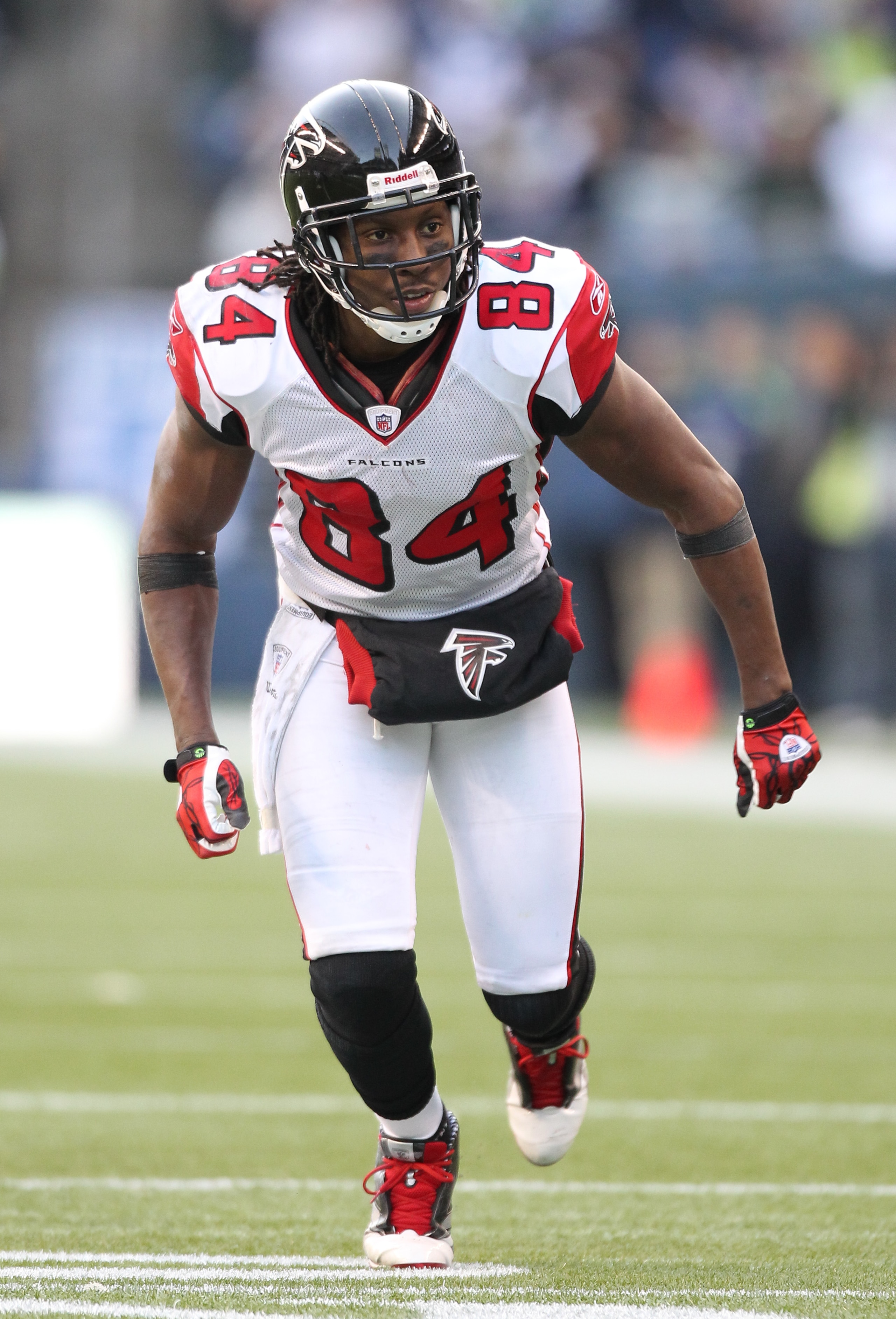 SEATTLE, WA - DECEMBER 19:  Wide receiver Roddy White #84 of the Atlanta Falcons runs a pass route against the Seattle Seahawks at Qwest Field on December 19, 2010 in Seattle, Washington. (Photo by Otto Greule Jr/Getty Images)