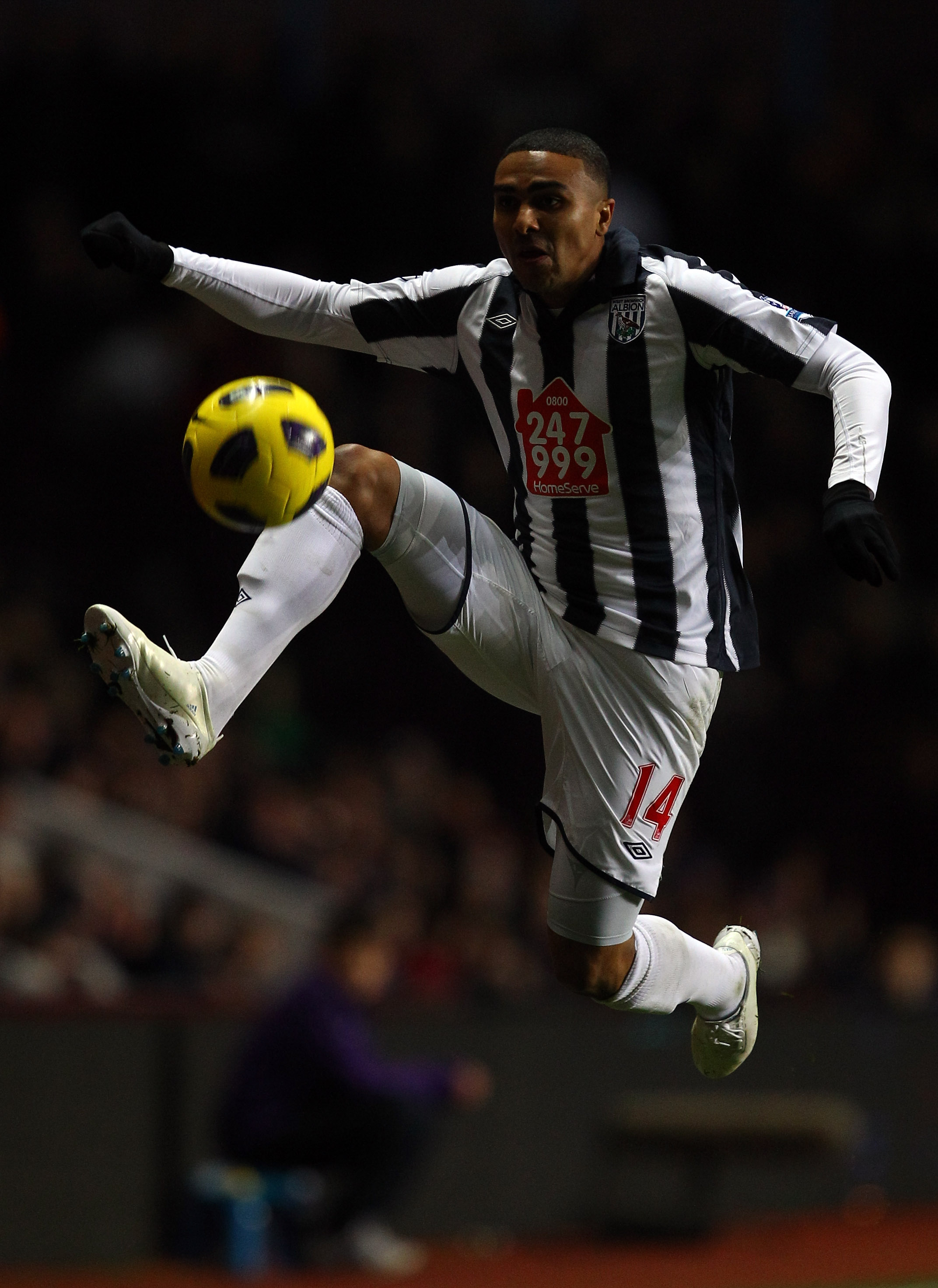 BIRMINGHAM, ENGLAND - DECEMBER 11:  Jerome Thomas of West Brom in action during the Barclays Premier League match between Aston Villa and West Bromwich Albion at Villa Park on December 11, 2010 in Birmingham, England.  (Photo by Richard Heathcote/Getty Im