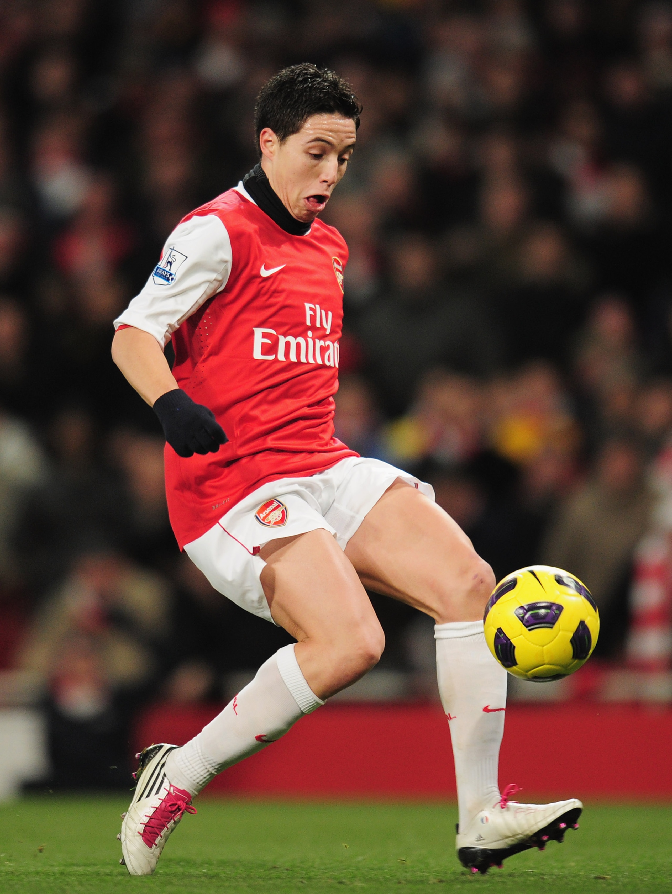 LONDON, ENGLAND - DECEMBER 27: Samir Nasri of Arsenal in action during the Barclays Premier League match between Arsenal and Chelsea at the Emirates Stadium on December 27, 2010 in London, England.  (Photo by Shaun Botterill/Getty Images)