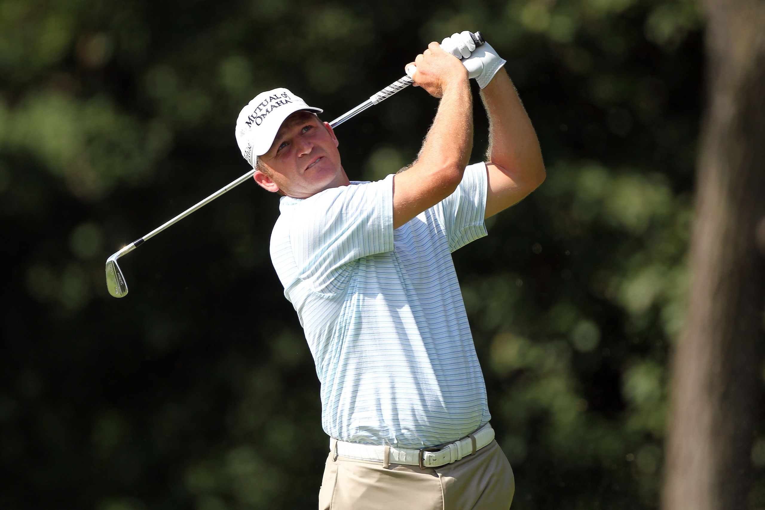 PARAMUS, NJ - AUGUST 26:  Jason Bohn watches his tee shot on the second hole during the first round of The Barclays at the Ridgewood Country Club on August 26, 2010 in Paramus, New Jersey.  (Photo by Hunter Martin/Getty Images)