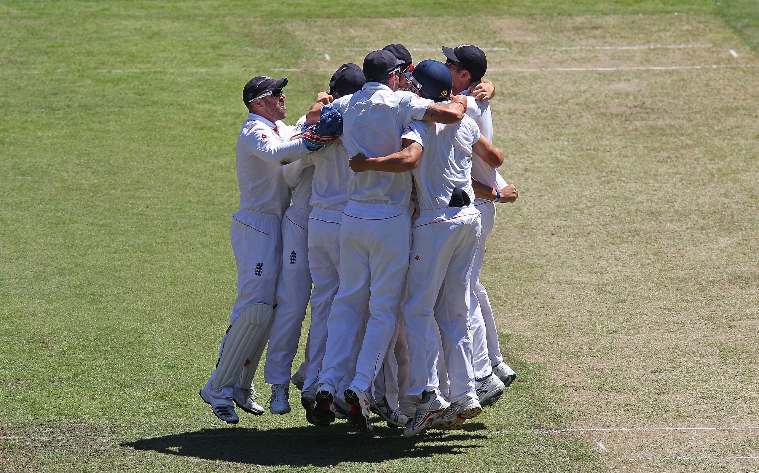MELBOURNE, AUSTRALIA - DECEMBER 29:  England players celebrate after taking the last wicket to win the match during day four of the Fourth Test match between Australia and England at Melbourne Cricket Ground on December 29, 2010 in Melbourne, Australia.