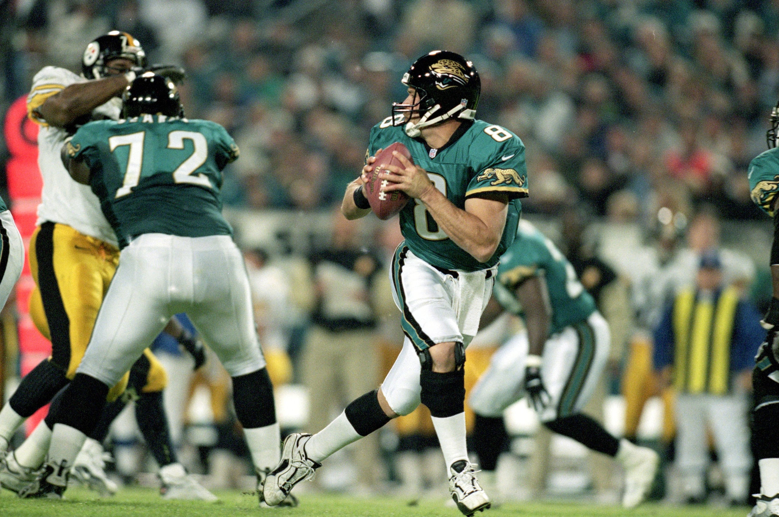 2 Dec 1999: Mark Brunell #8 of the Jacksonville Jaguars moves back to pass the ball during a game against the Pittsburgh Steelers at the Alltell Stadium in Jacksonville, Florida. The Jaguarss defeated the Steelers 20-6. Mandatory Credit: Andy Lyons  /Alls