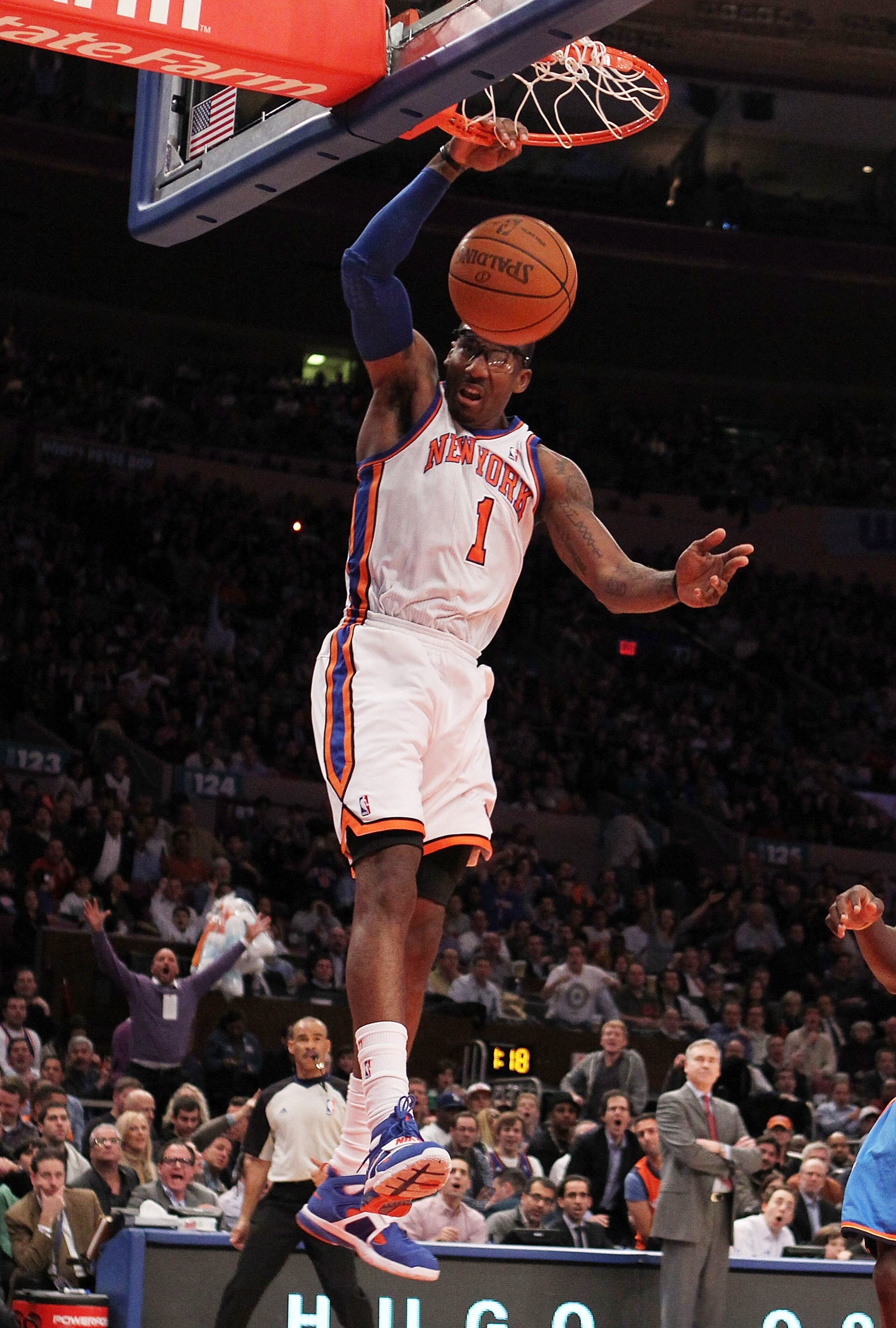 NEW YORK, NY - DECEMBER 22:  Amar'e Stoudemire #1 of the New York Knicks dunks the ball against  the Oklahoma City Thunder at Madison Square Garden on December 22, 2010 in New York City.   NOTE TO USER: User expressly acknowledges and agrees that, by down